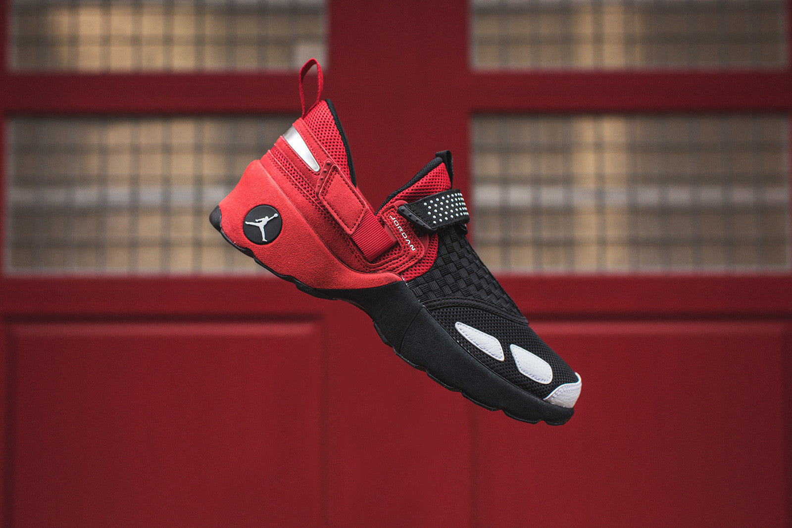 Jordan_Trunner_LX_OG_BlackWhit