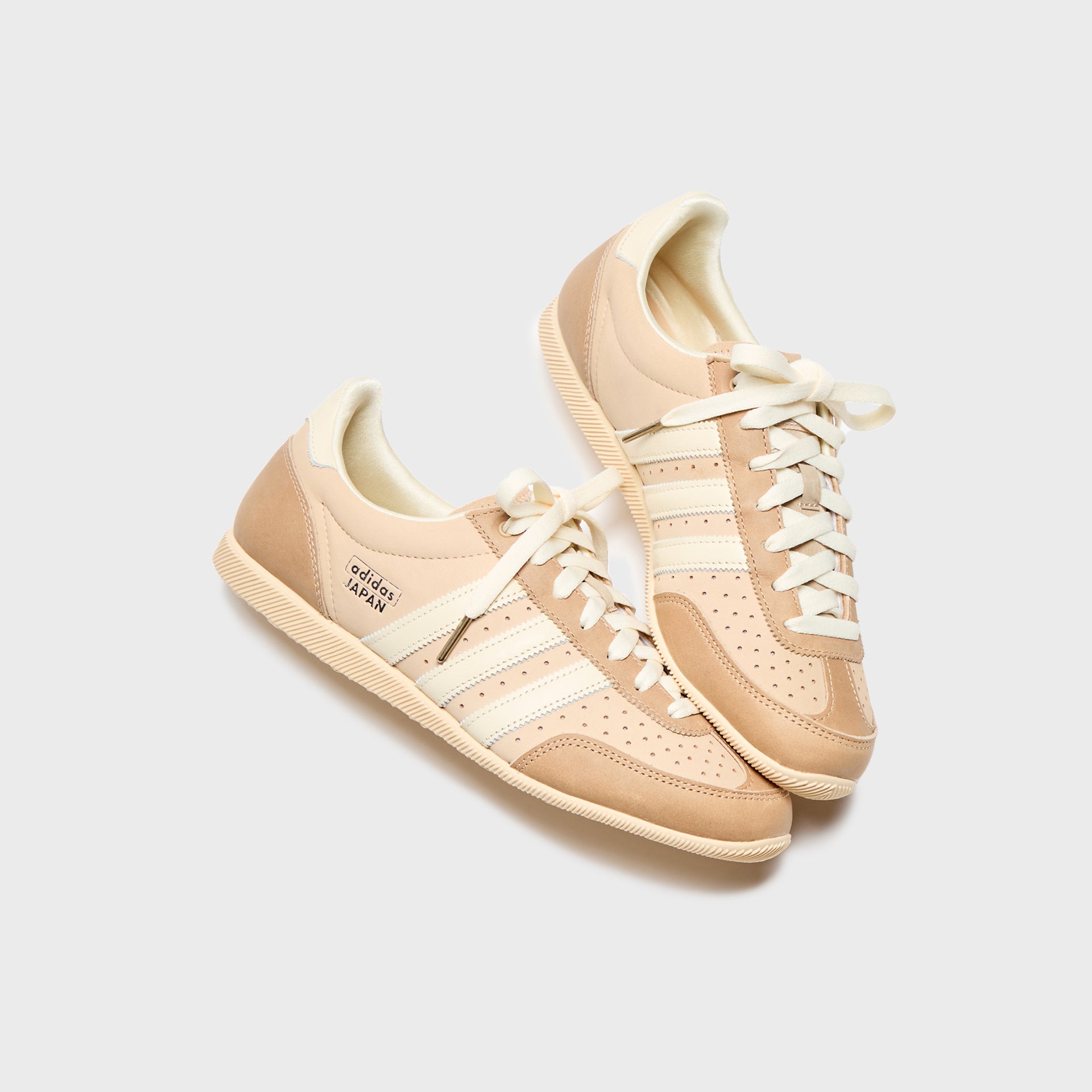 adidas WMNS Japan - Warm Sandstone / Cream White / Silver Metallic