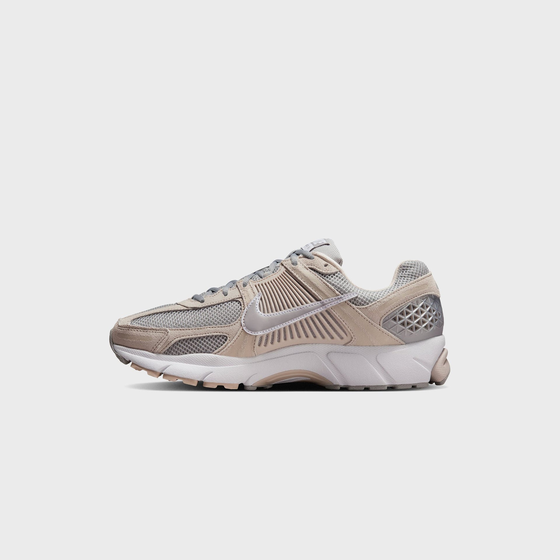 Nike Zoom Vomero 5 - Light Orewood Brown / Light Smoke Grey / White