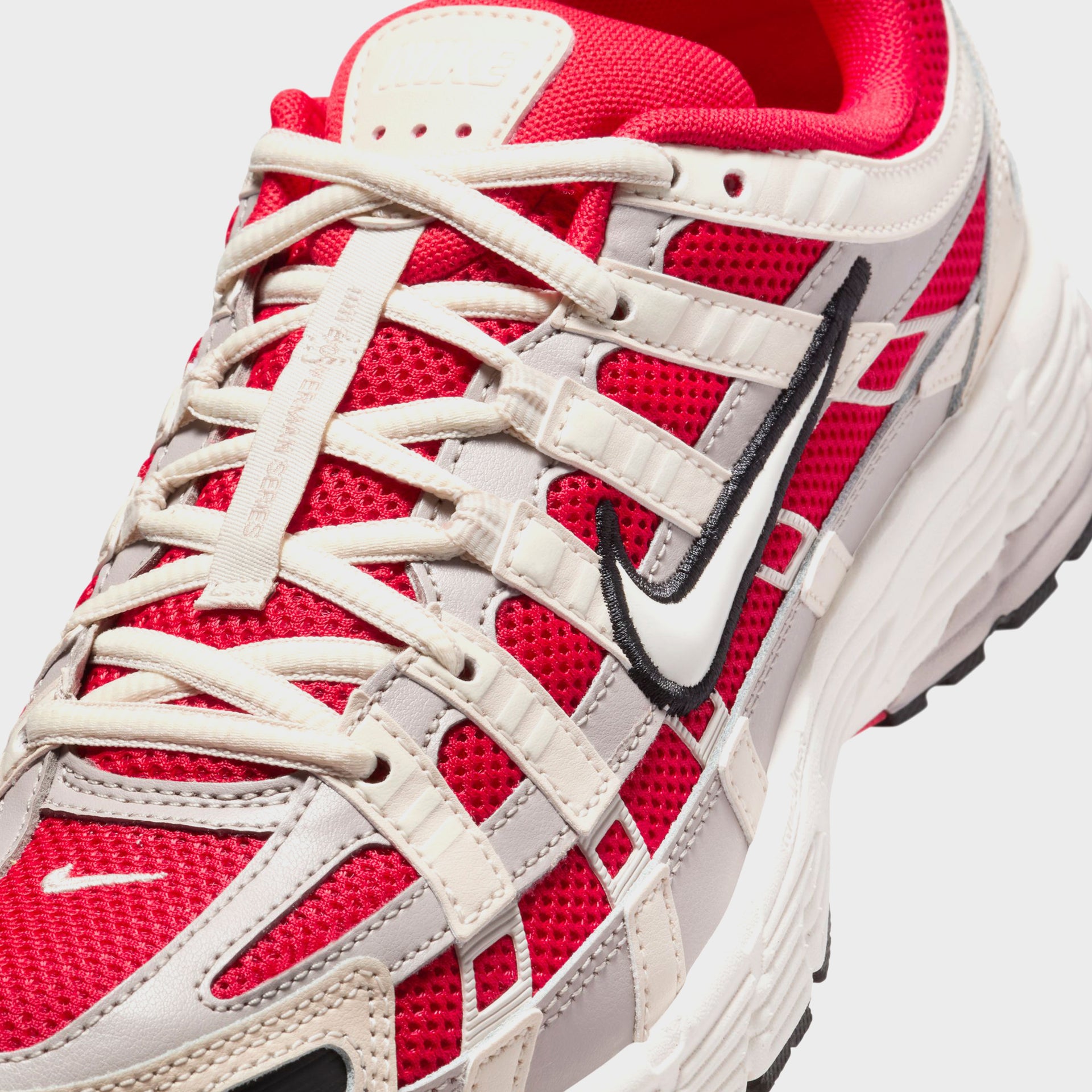 Nike WMNS P-6000 - University Red / Black / College Grey / Soft Pearl
