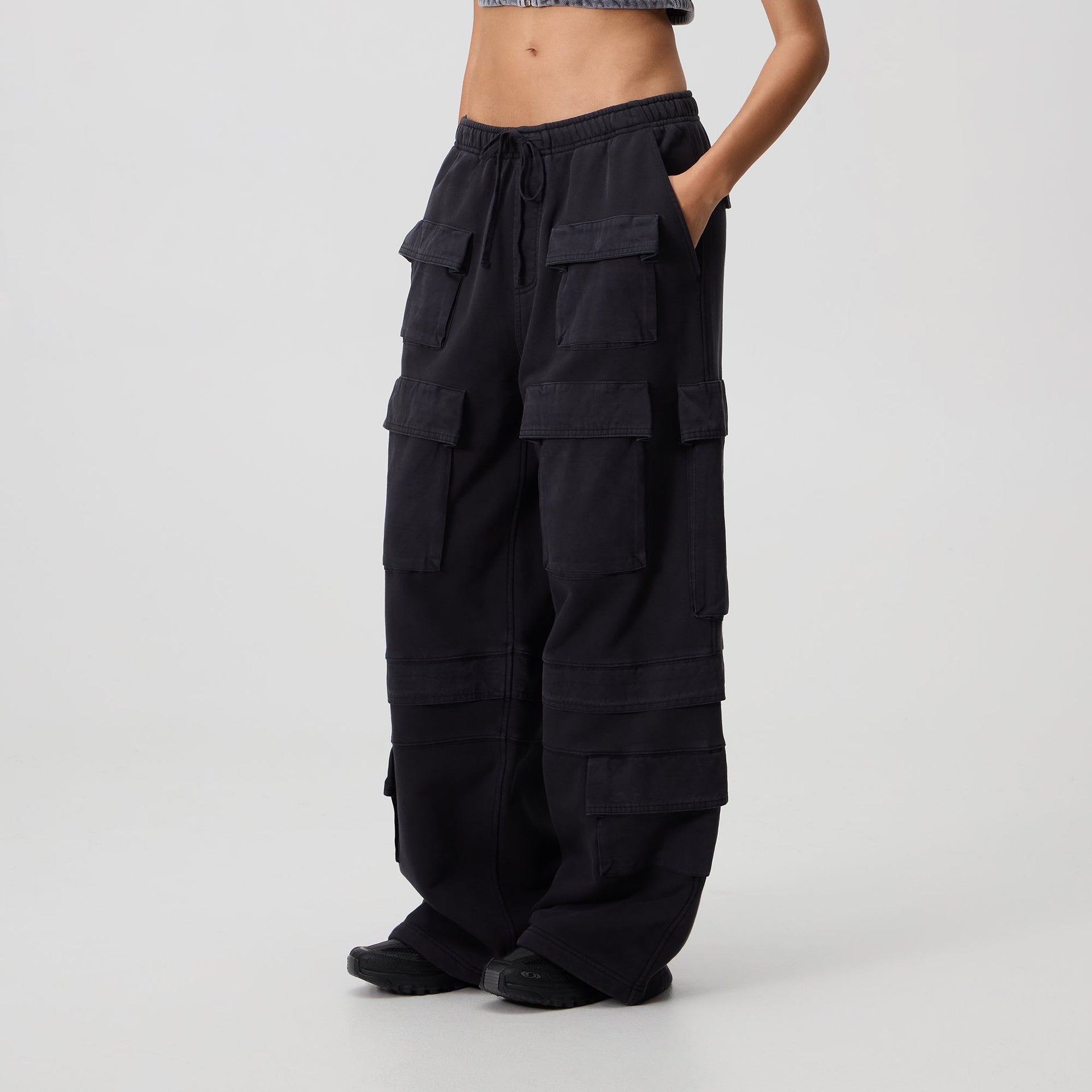 Kith Women Zayn Cargo Sweatpant - Black - PH