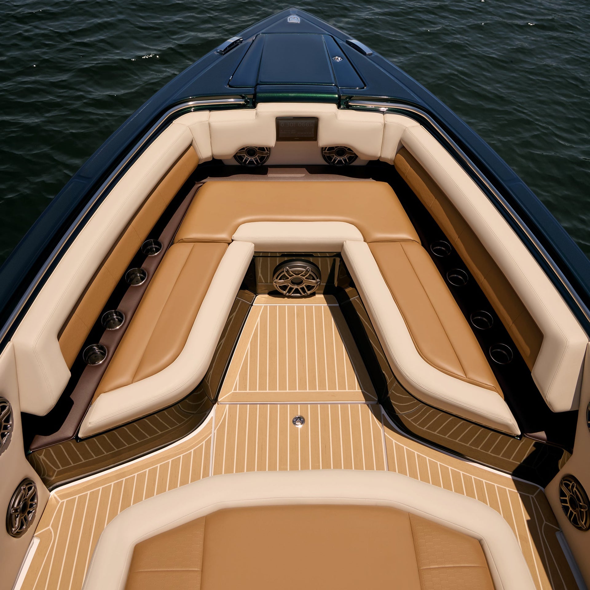 MADE-TO-ORDER | Kith for Cigarette Racing 42 Auroris