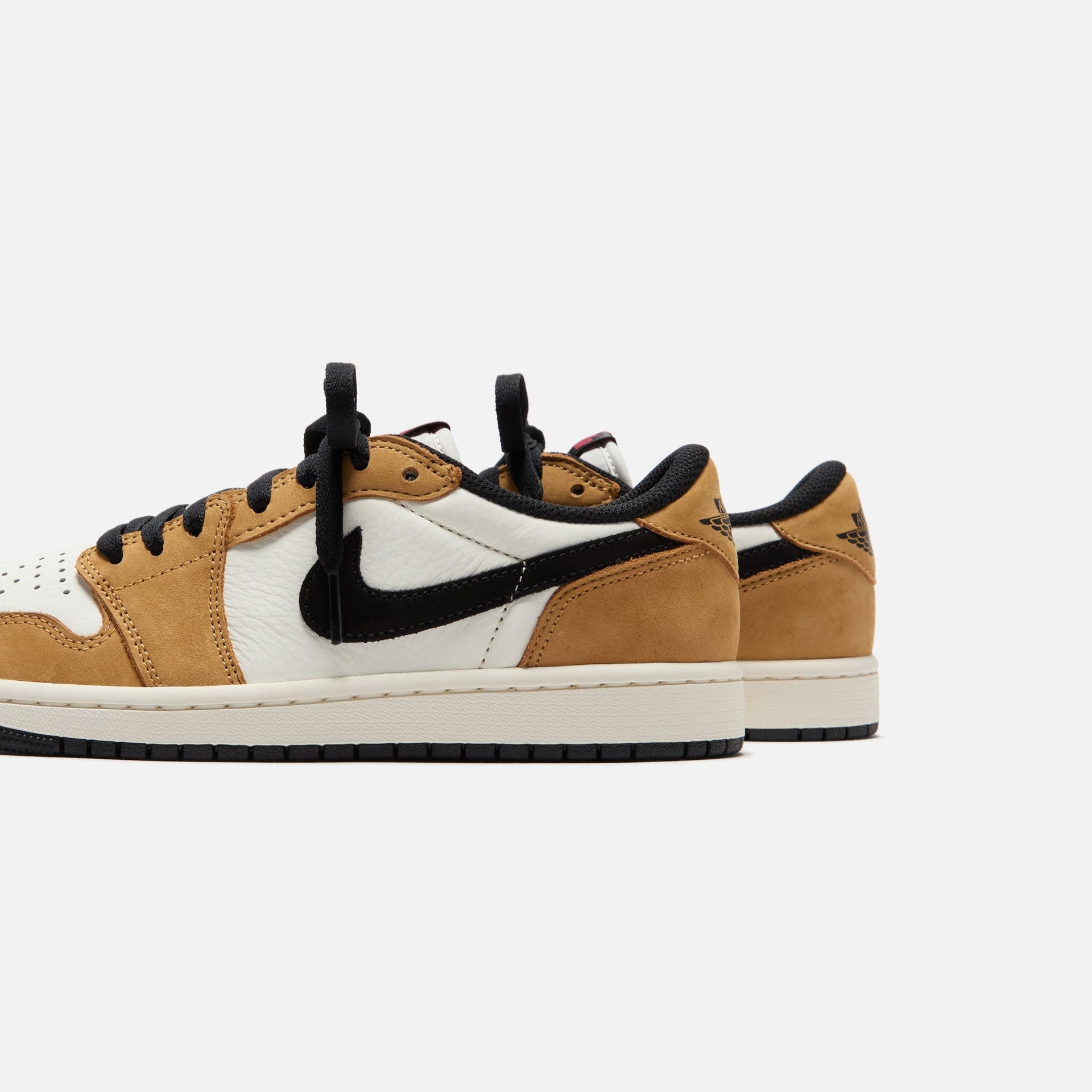 Jordan Air Jordan 1 Retro Low OG - Sail / Black Golden Harve