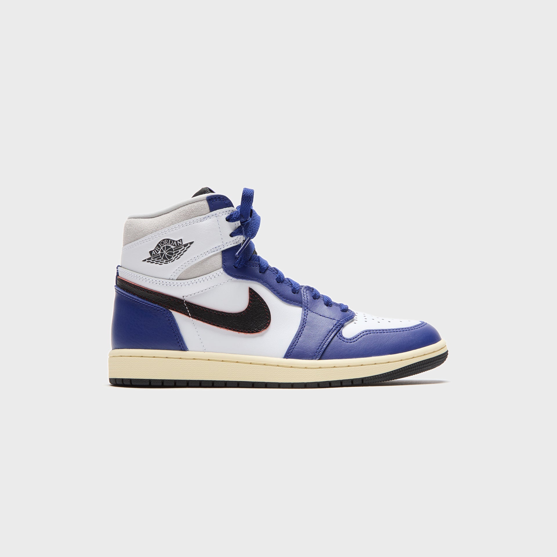 Jordan Air Jordan 1 Retro High OG - White / Black / Neutral Grey / Deep Royal Blue / Muslin