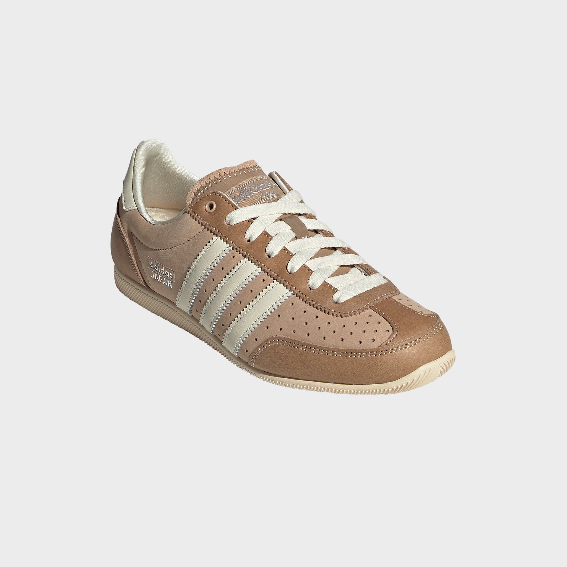 adidas WMNS Japan - Warm Sandstone / Cream White / Silver Metallic