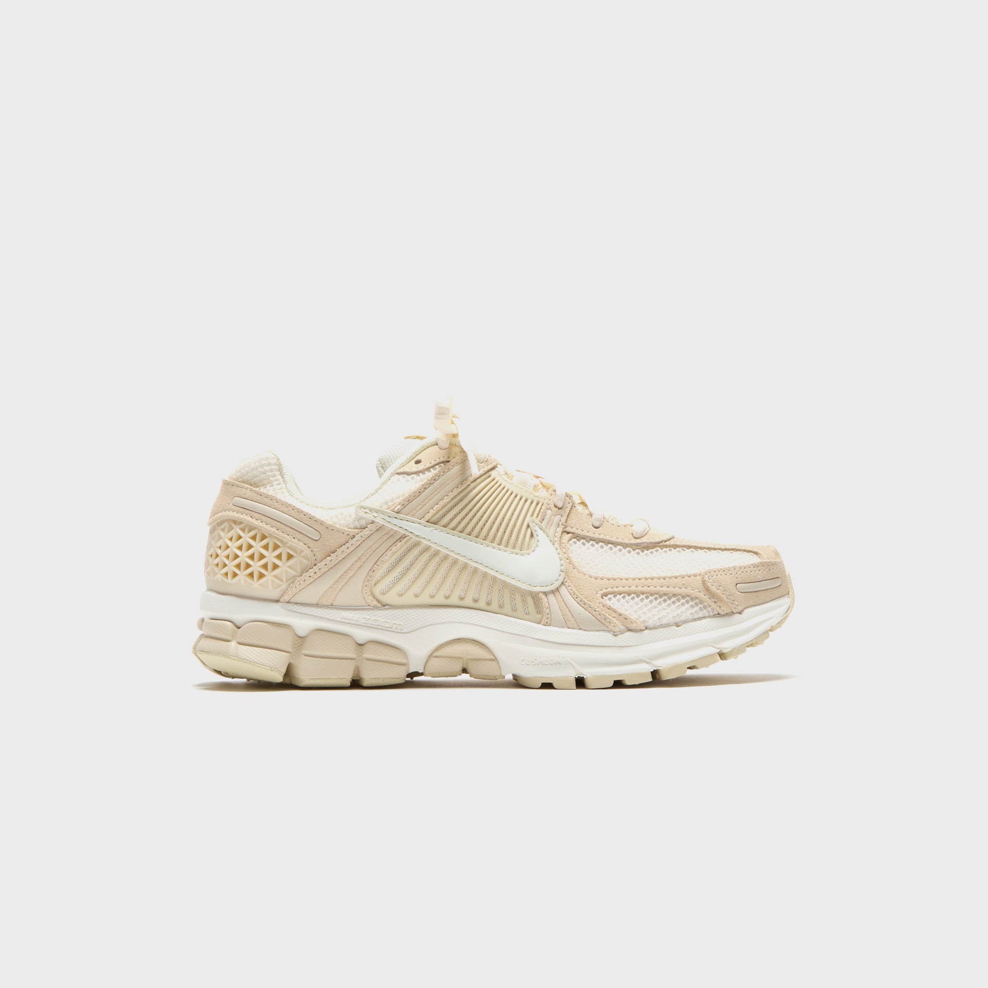Nike WMNS Zoom Vomero 5 - Beach / Sail / Light Khaki / Pale