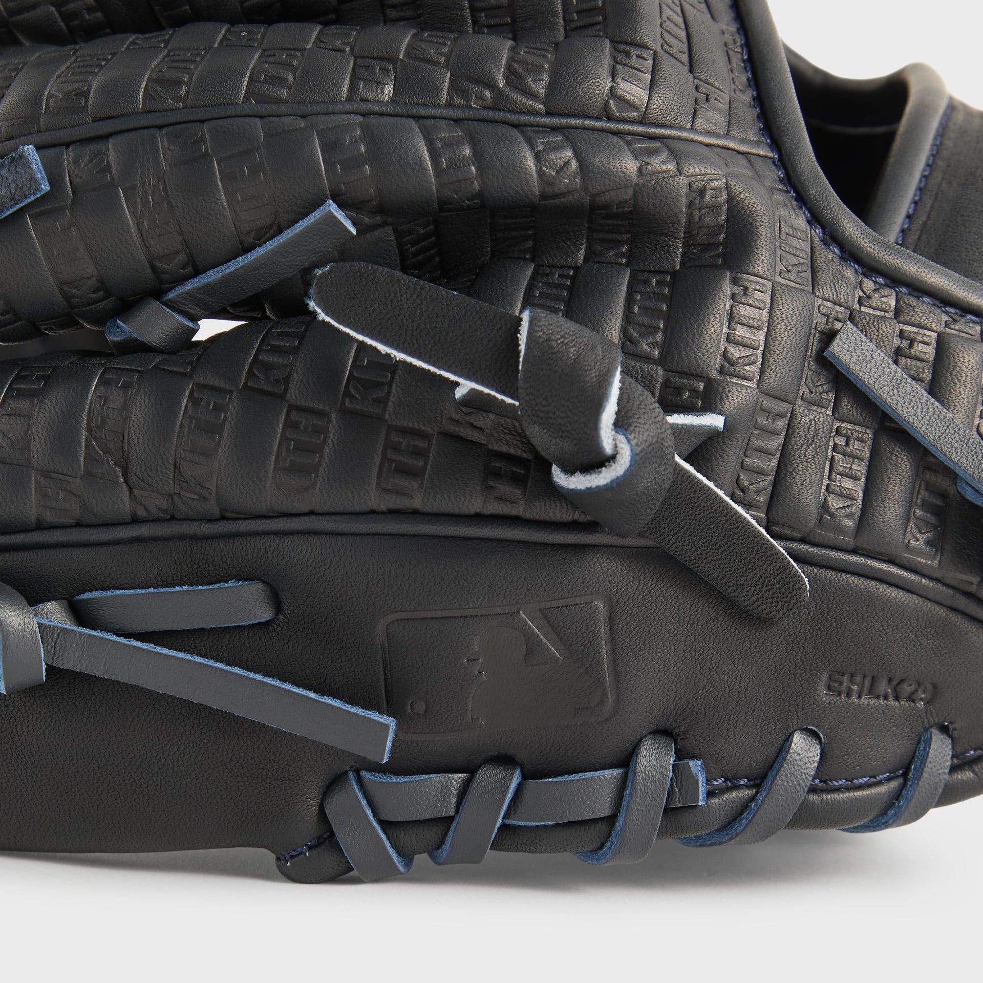 Kith & Rawlings for the New York Yankees Heart of the Hide Glove - Navy