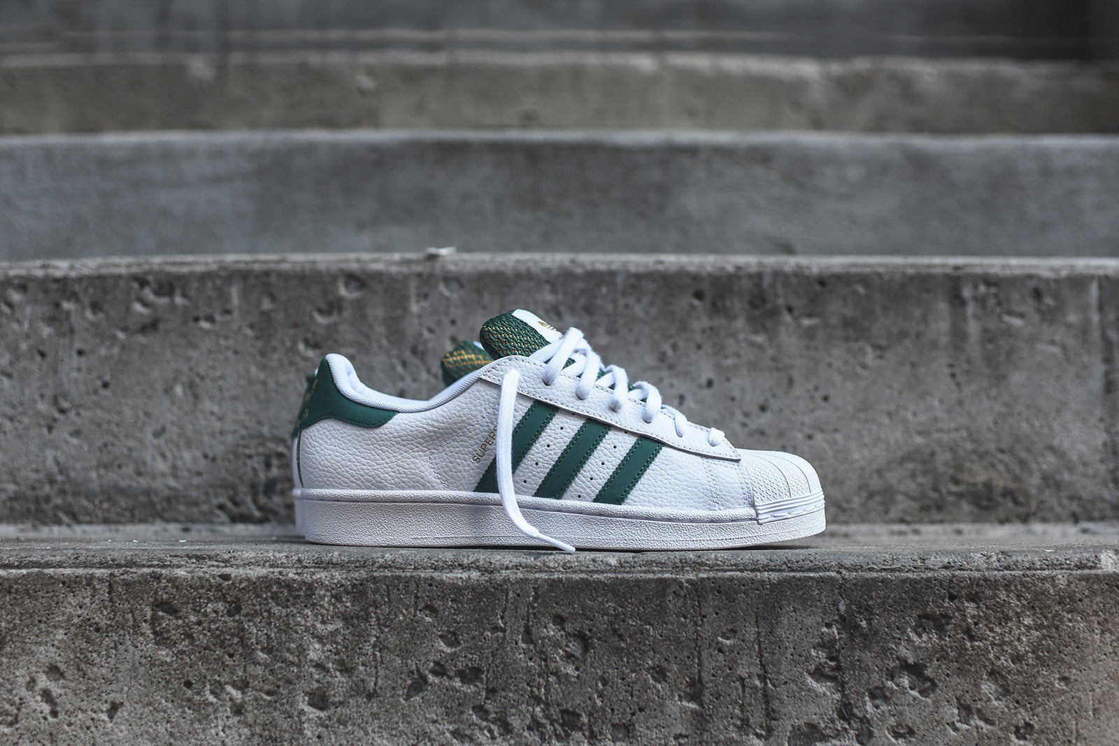 adidas Originals Superstar - White / Green