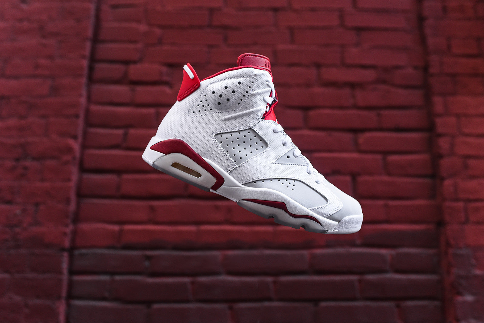 Nike Air Jordan 6 Retro - White / Gym Red