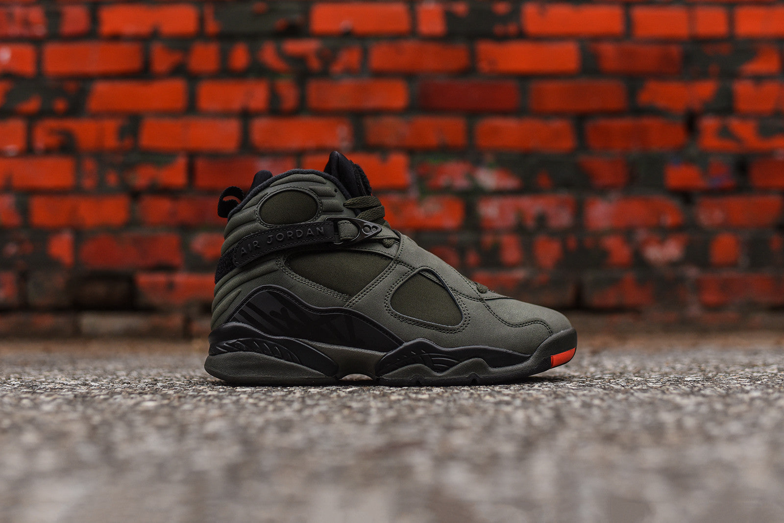 Nike Air Jordan 8 Retro - Sequoia / Max Orange / Black