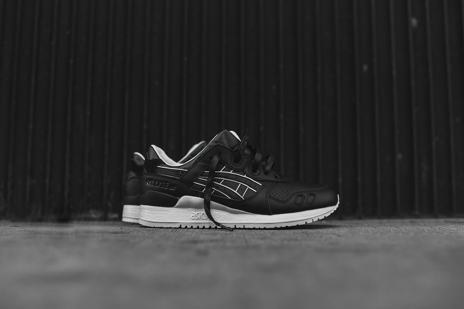 Asics Gel Lyte III - Black / Off White