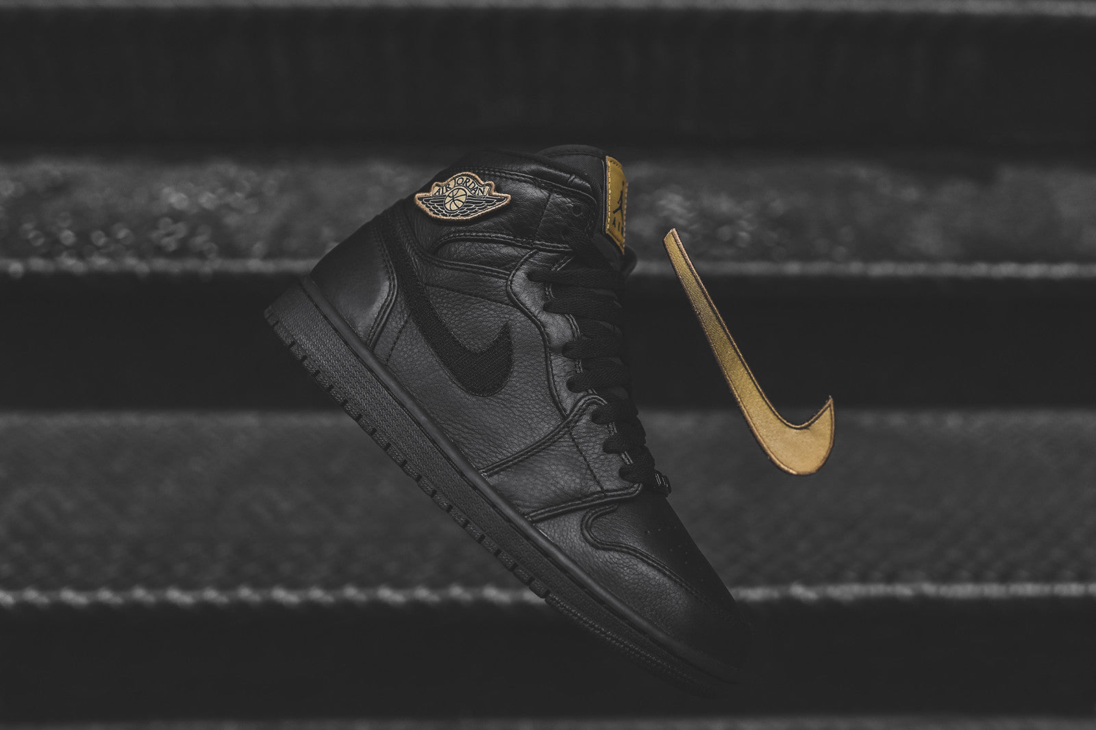Nike Air Jordan 1 Retro High BHM - Black / Metallic Gold