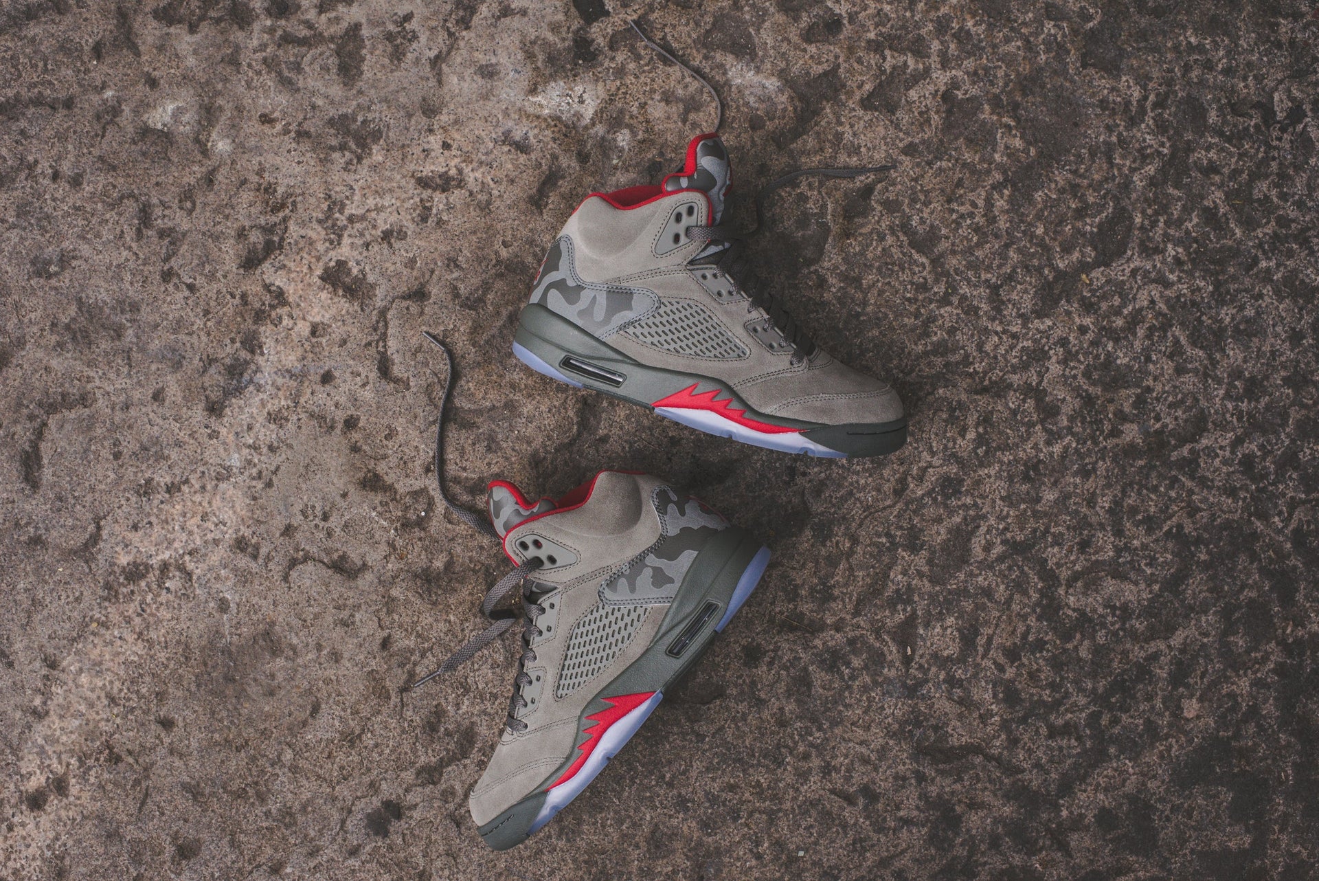 Nike GS Air Jordan 5 - Dark Stucco / Red