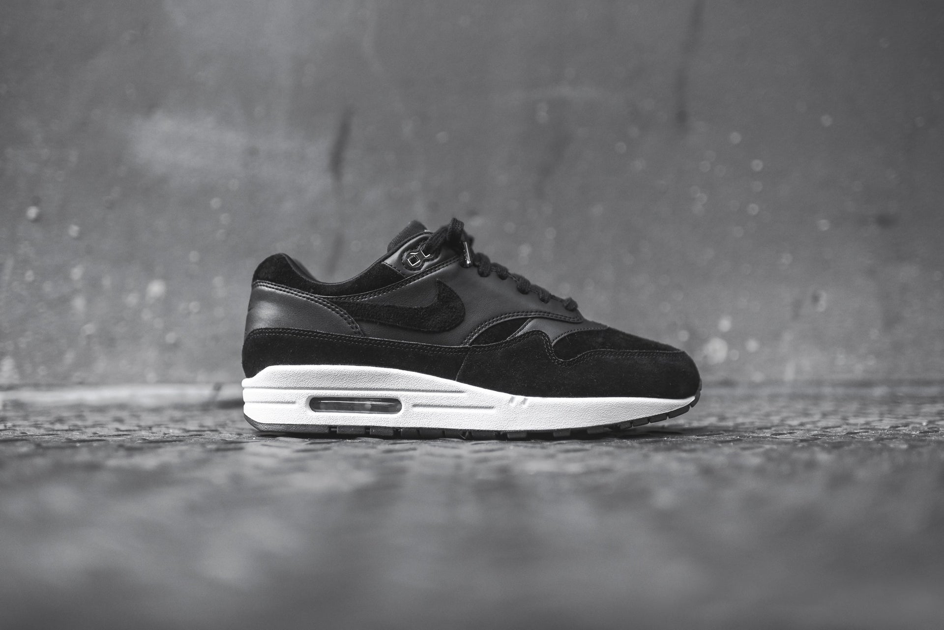 Nike Air Max 1 PRM - Black / White