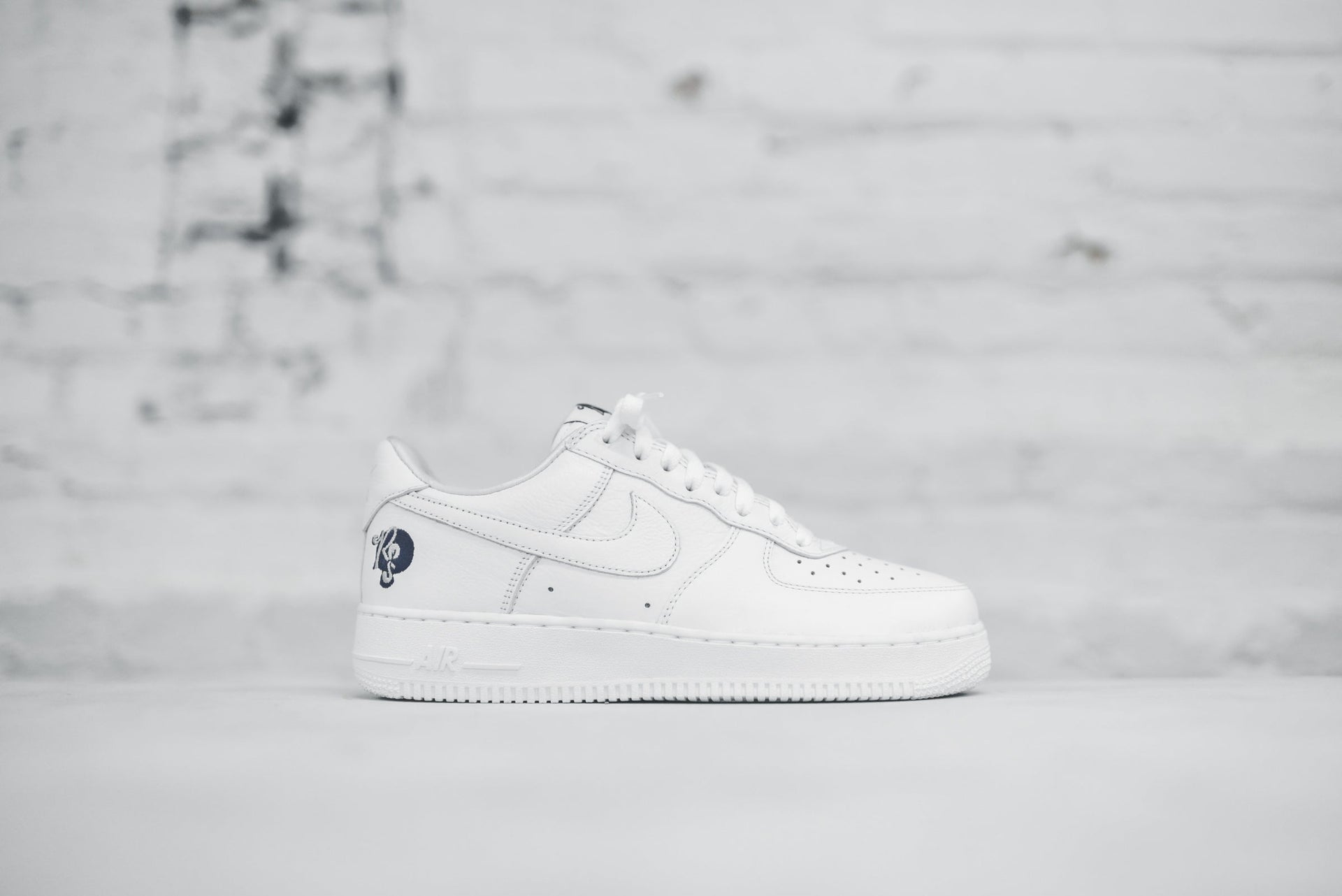 Nike x Roc-A-Fella Air Force 1 '07 - White / Navy