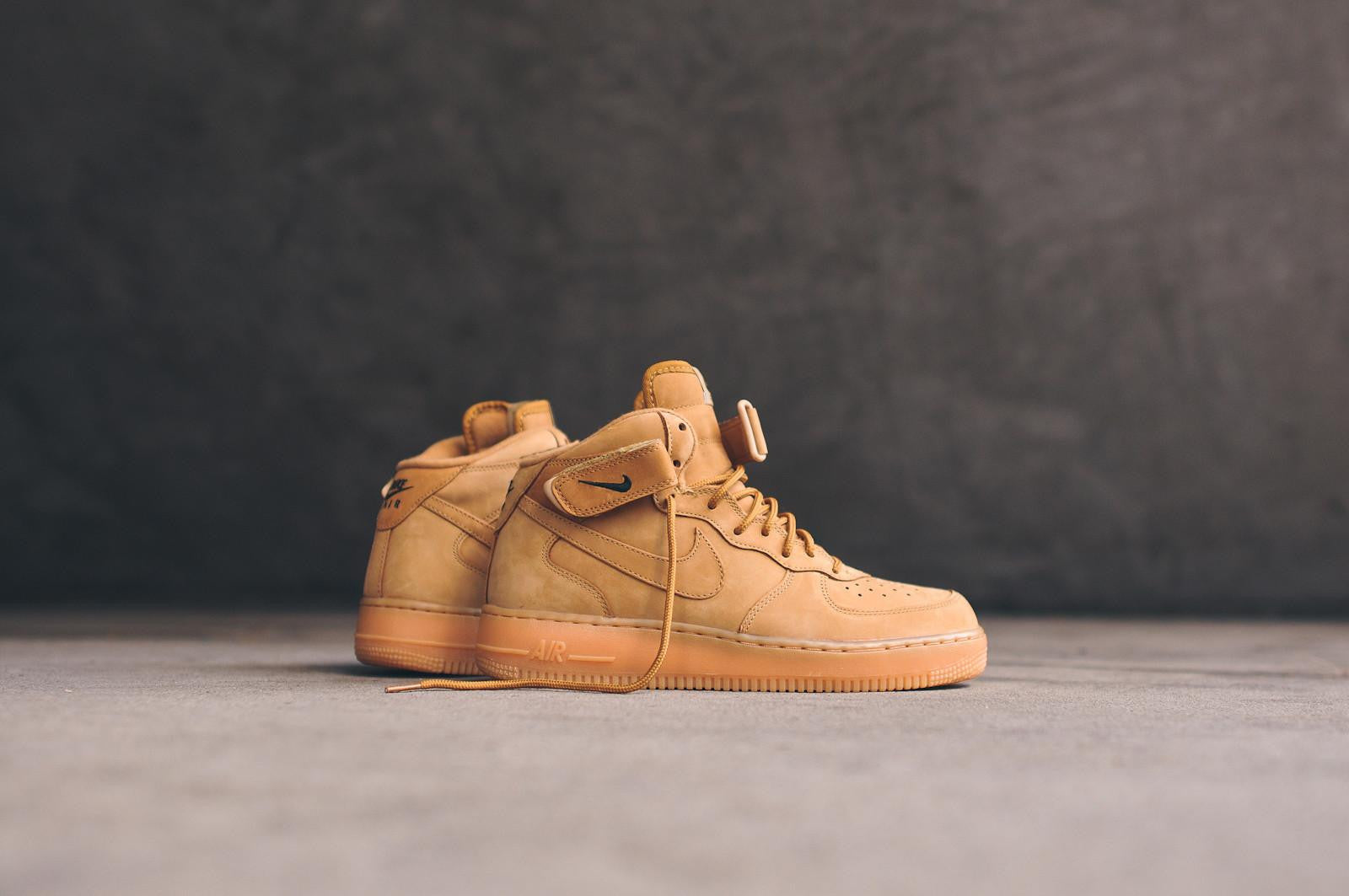 Nike Air Force 1 Mid PRM QS - Flax / Gum