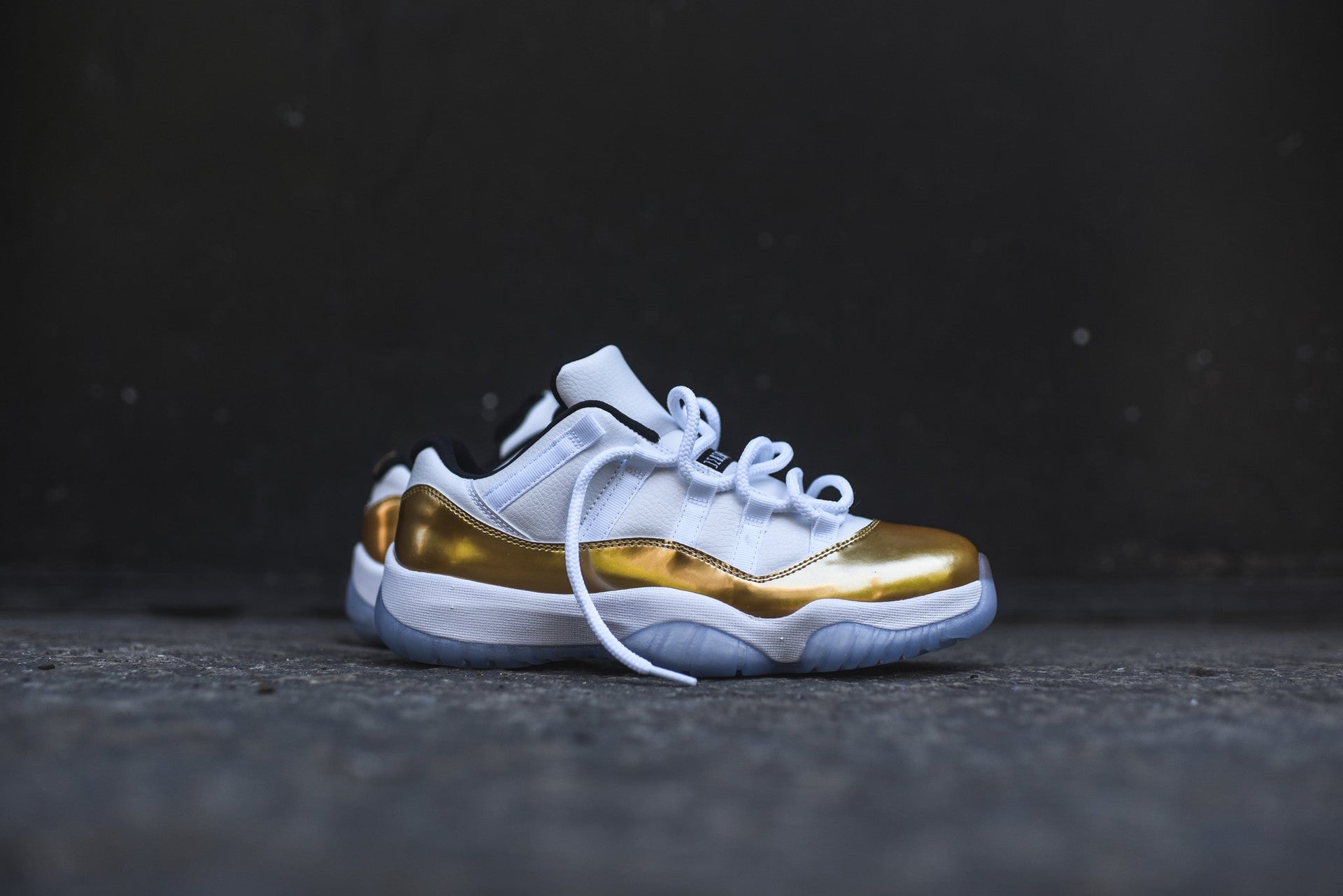 Nike Air Jordan XI Retro Low - Gold / White / Black