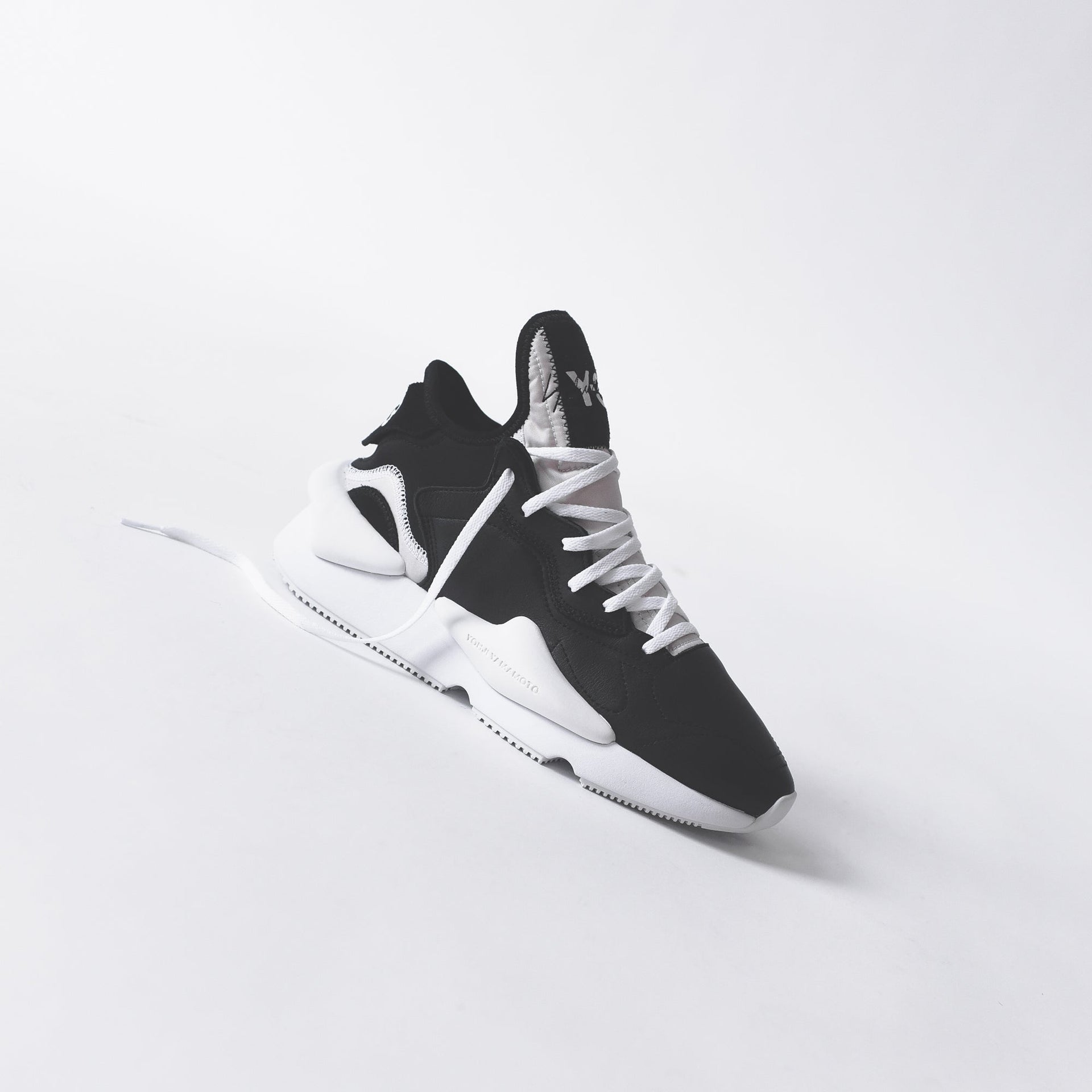 Y-3 Kaiwa - Black / White