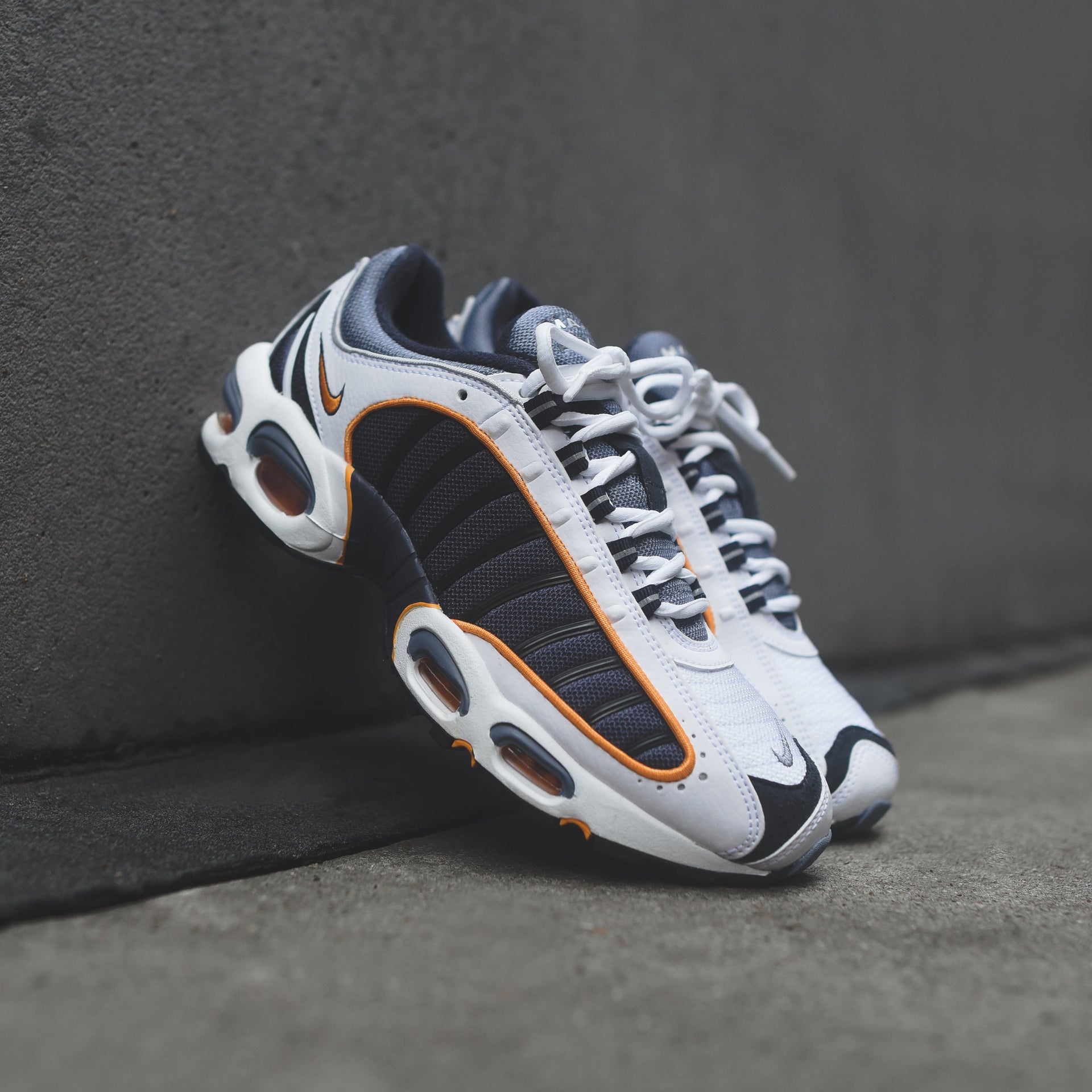 Nike Air Max Tailwind IV - Metro Grey / Resin / White / Machine