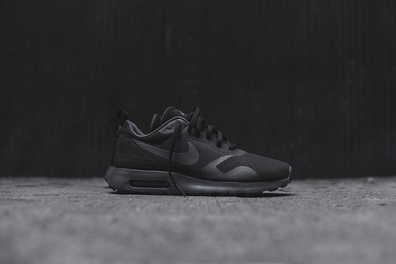 Nike Air Max Tavas - Triple Black