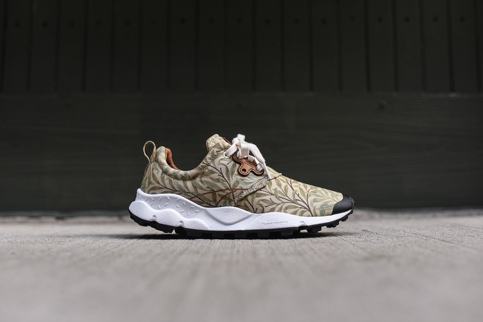 Flower Mountain Pampas - Green / Floral