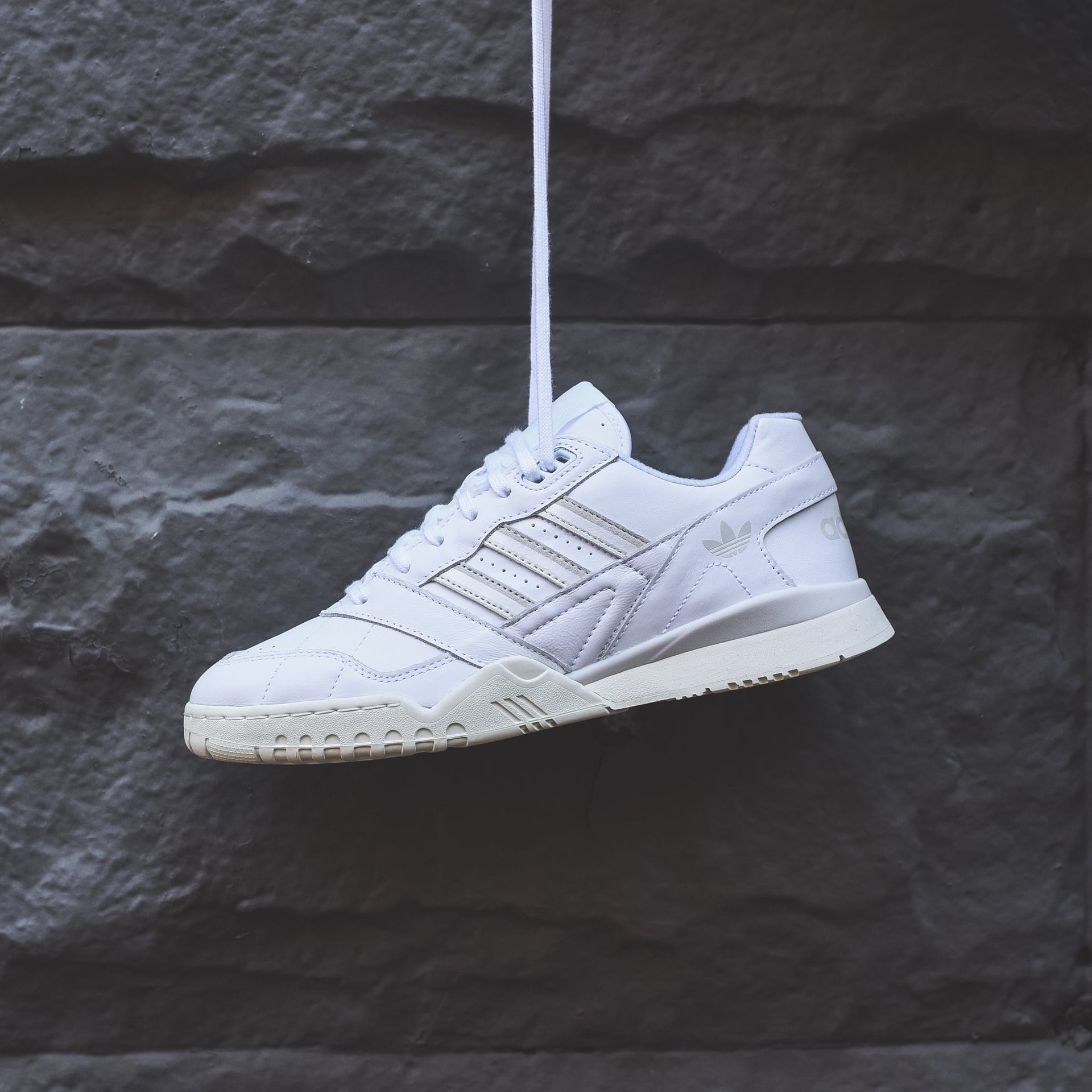 adidas Originals AR Trainer - White / Raw White / Off-White