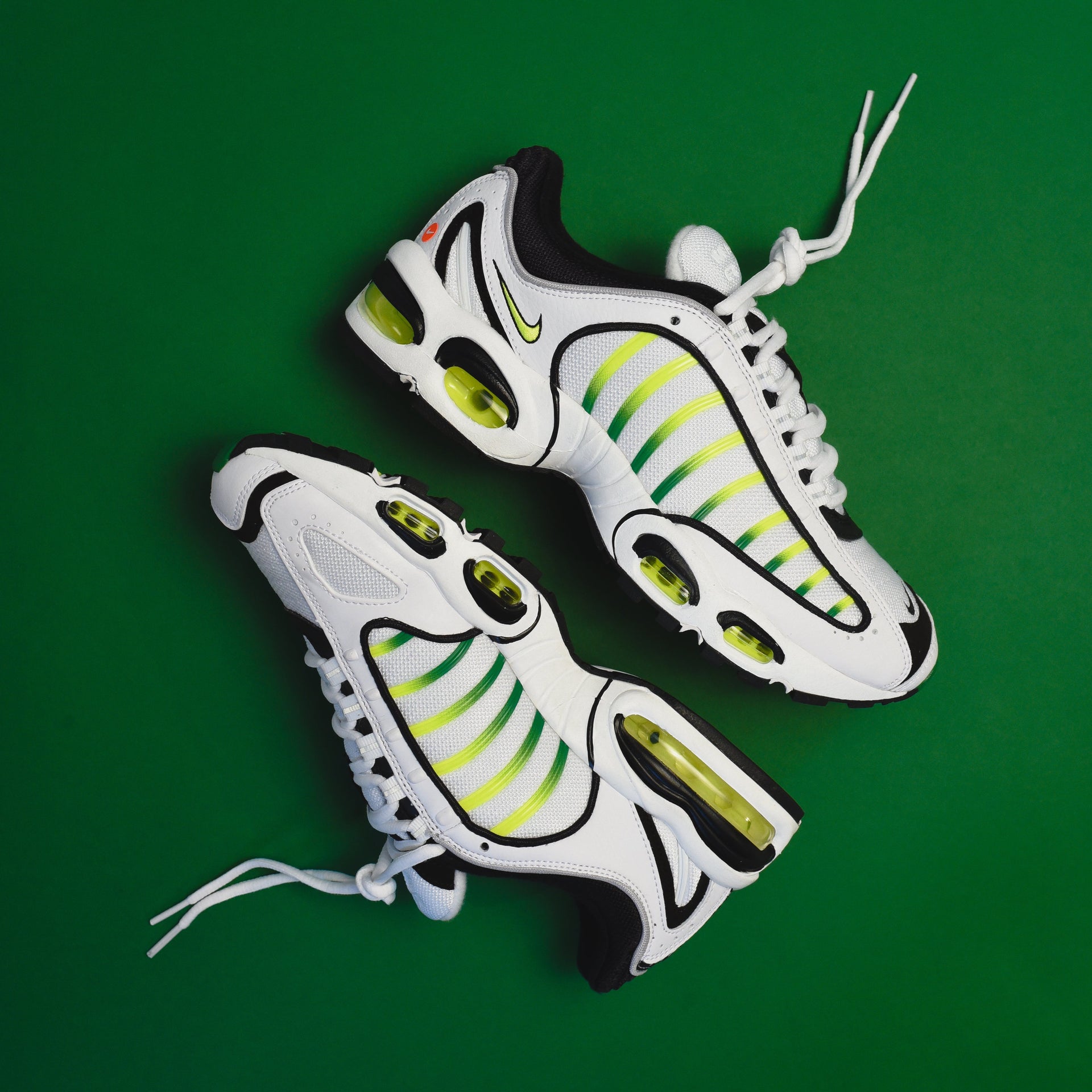 Nike Air Max Tailwind IV - White / Volt / Black / Aloe Verde