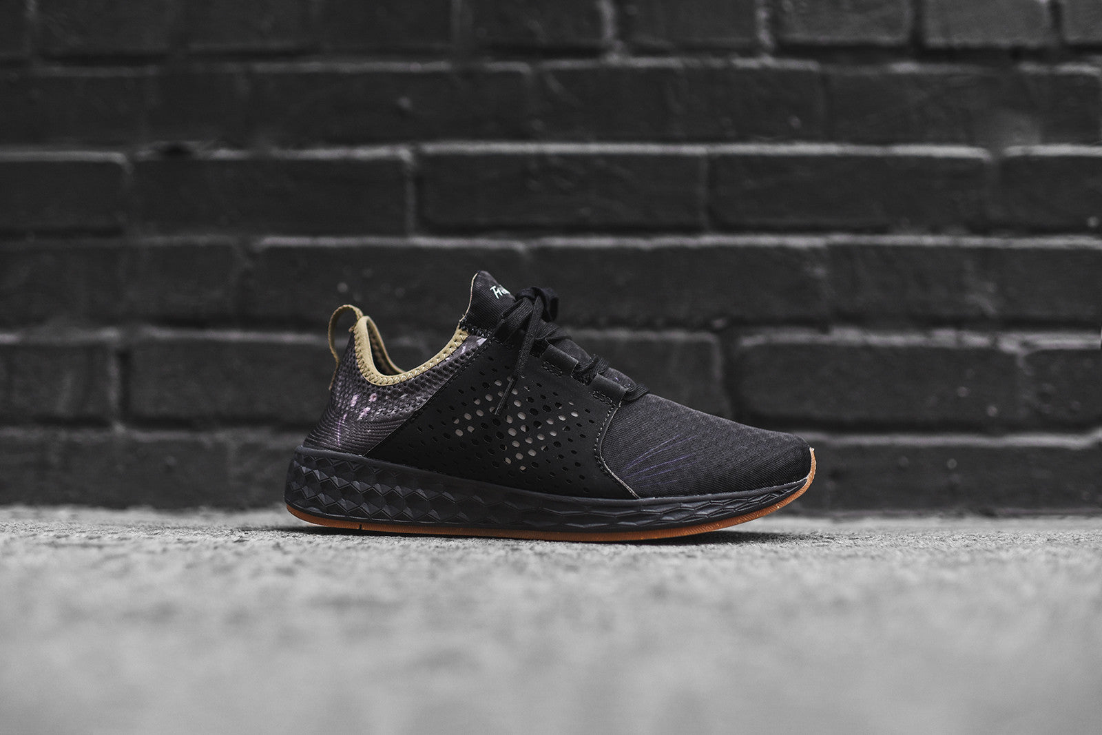 New Balance Fresh Foam Cruz - Black / Floral