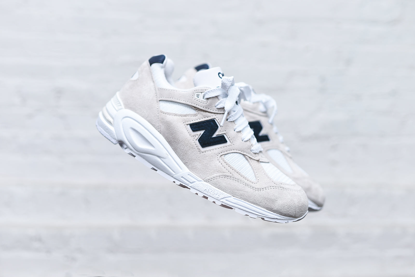 New Balance M990 V2 - White