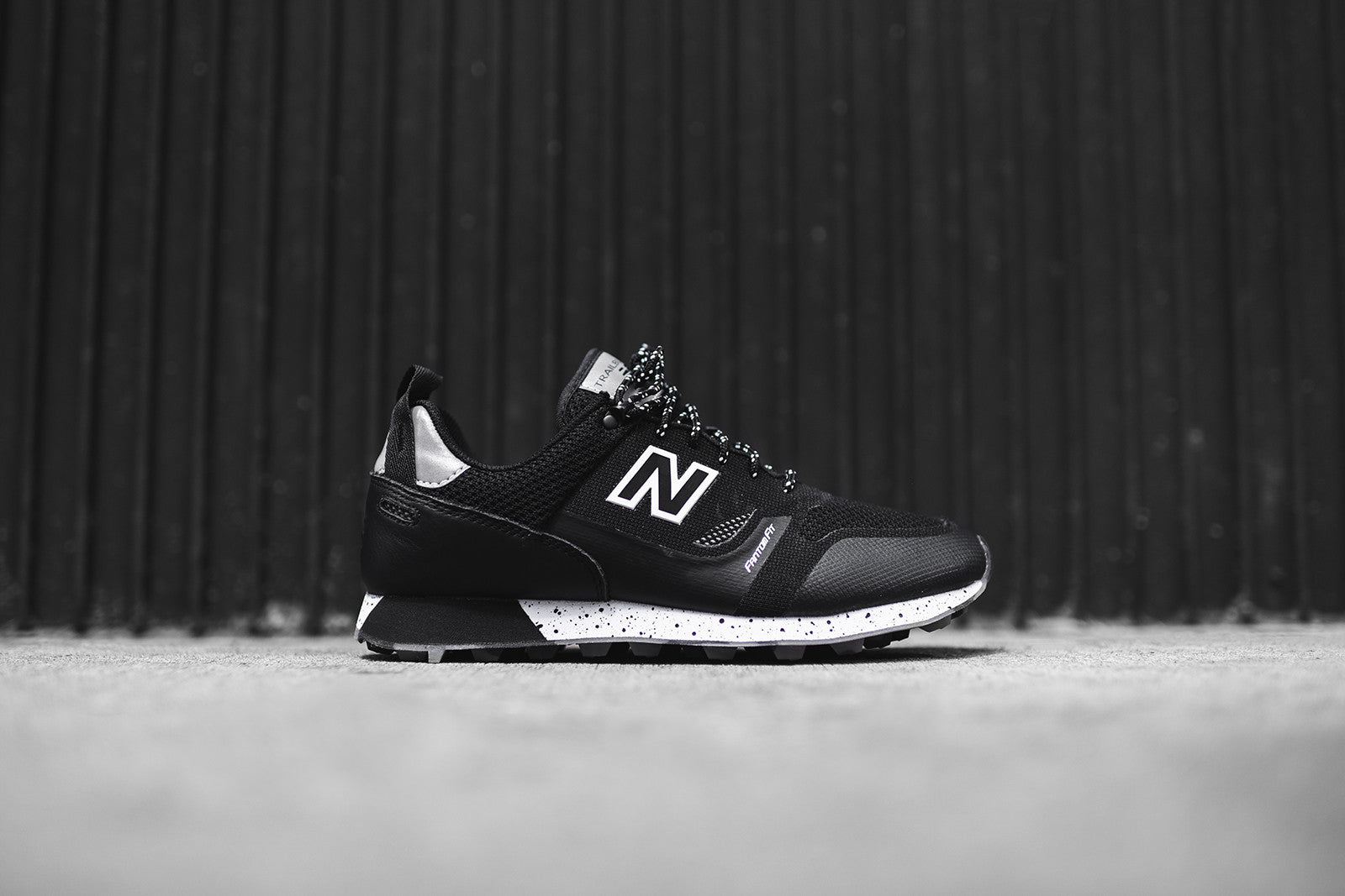 New Balance Trailbuster Re-Engineered - Black / Steel