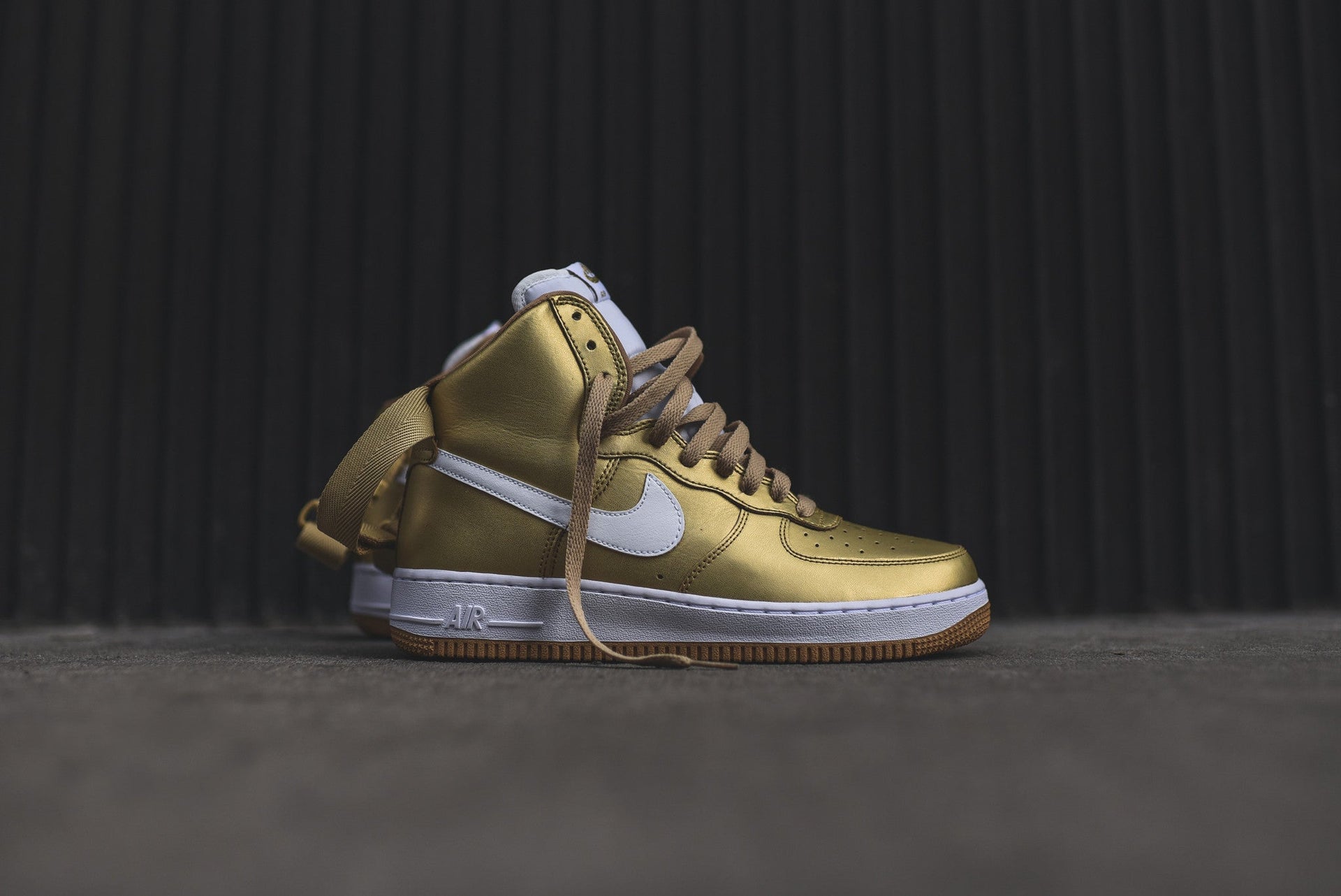 Nike Air Force 1 Hi Retro - Metallic Gold