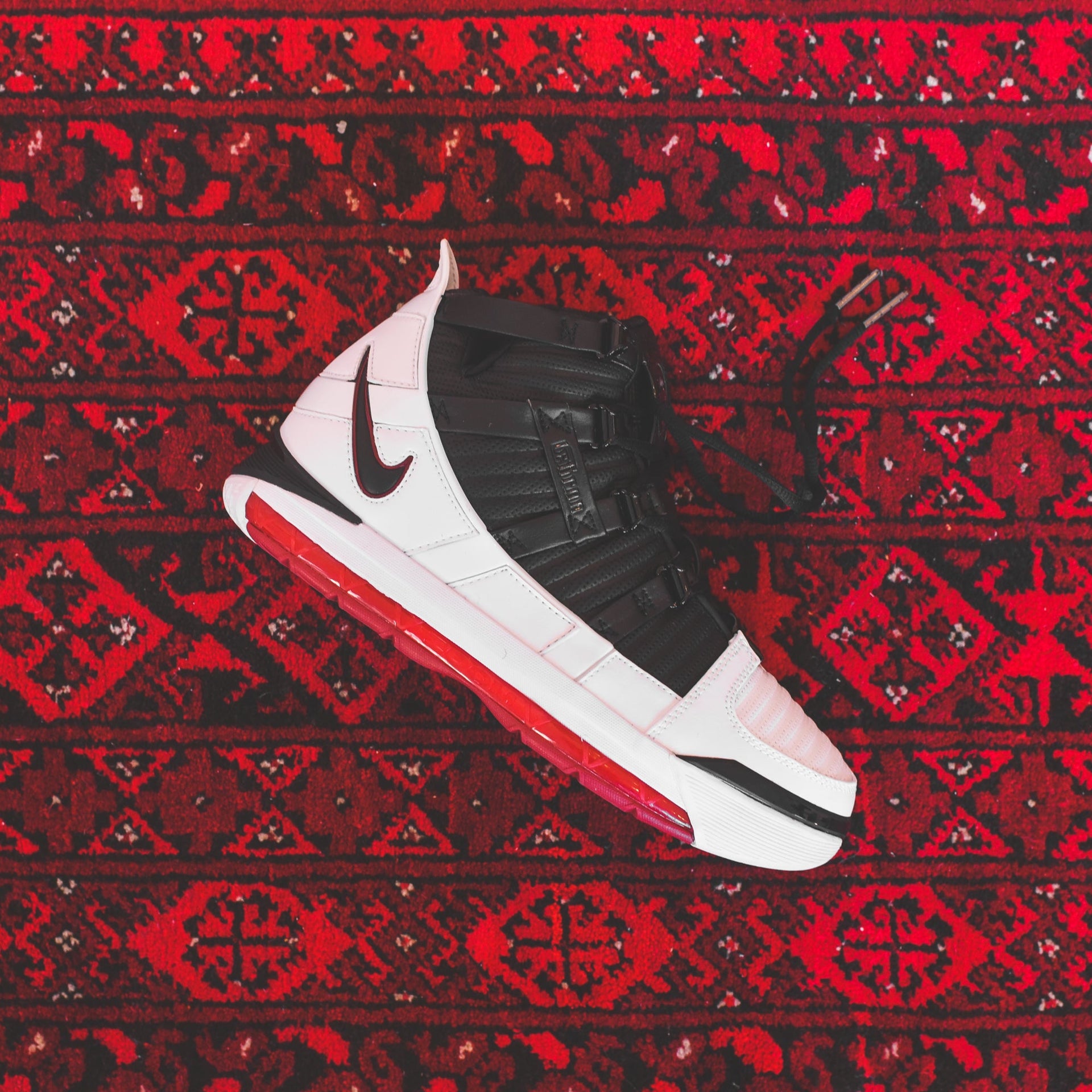 Nike Zoom LeBron III - White / Black / Varsity Crimson