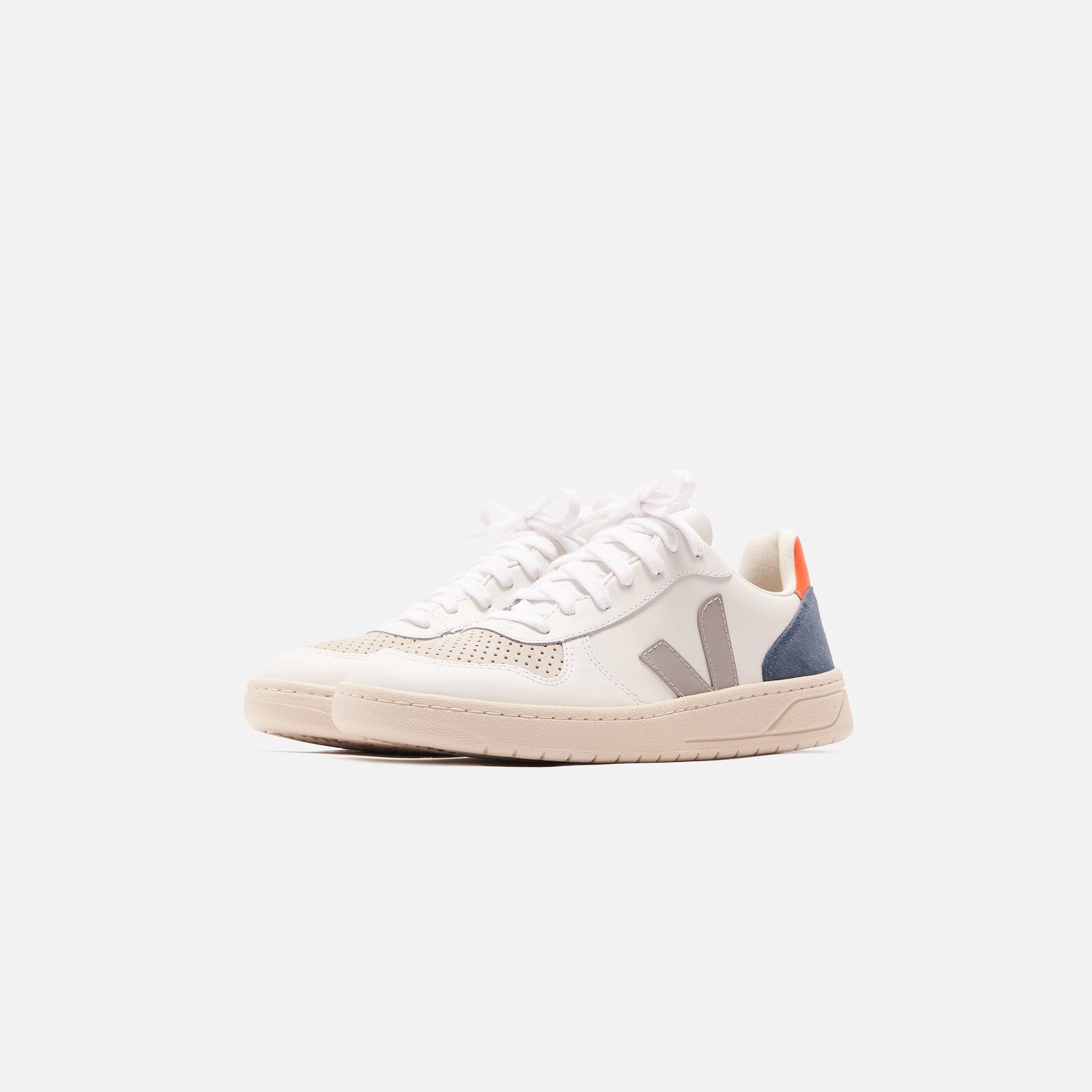 Veja V-10 - Extra White / Oxford Grey / Orange Fluo