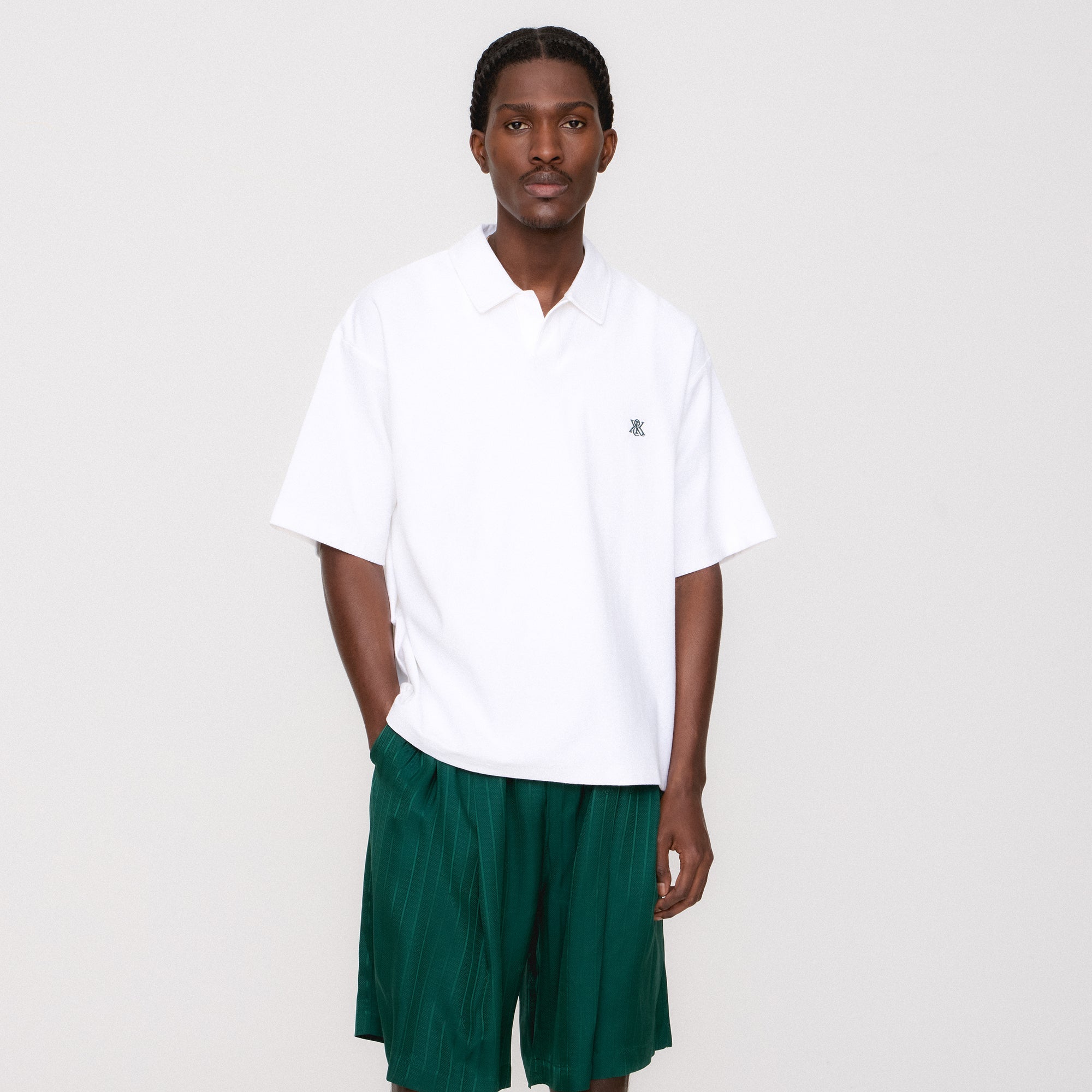 ★25SS★Kith Queens Crest Tee Kith Queens Crest Tee - Chalk