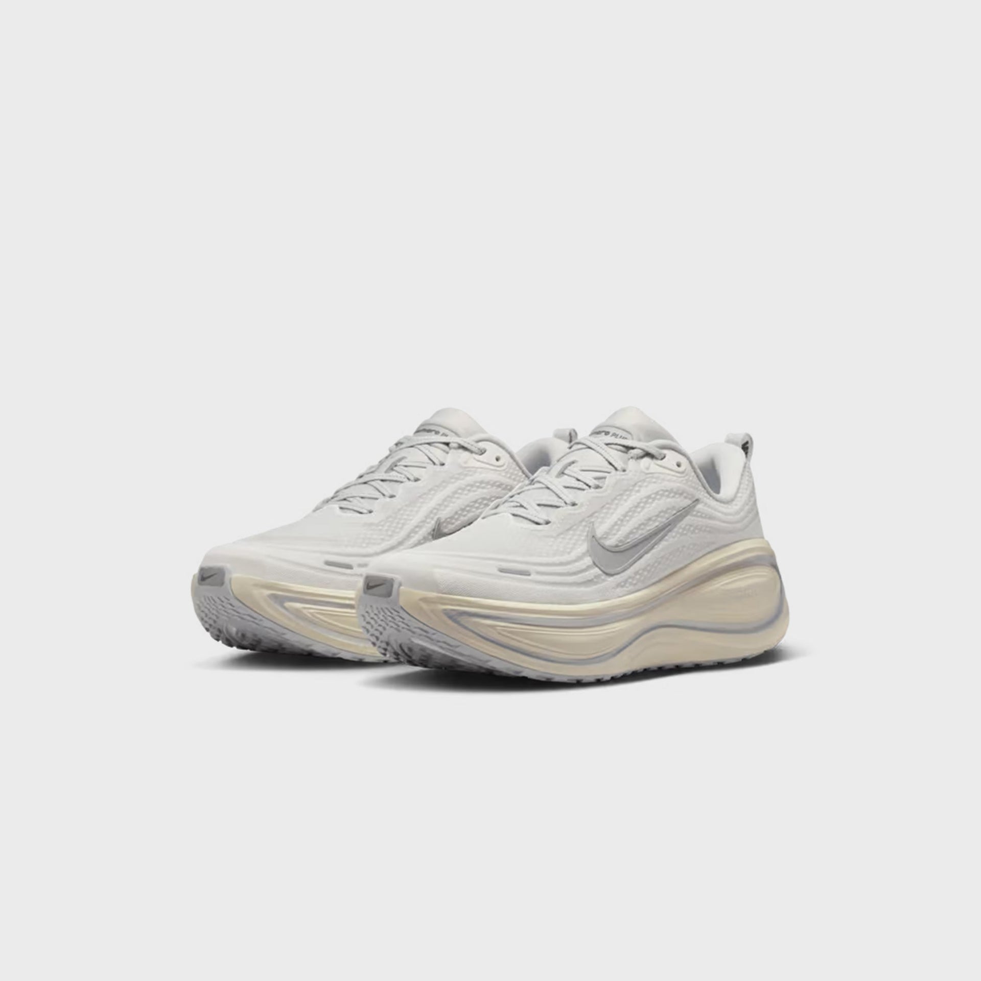 Nike Vomero Plus - Platinum Tint / Grey Fog / Iron Grey / Reflect Silver