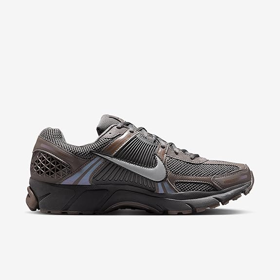 Nike Zoom Vomero 5 - Cave Stone / Metallic Silver