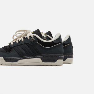 adidas Rivalry 86 Low 2.5 - Core Black / Talc / Cream White