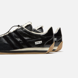 adidas x SFTM Country OG - Black / Core Black / Cream White