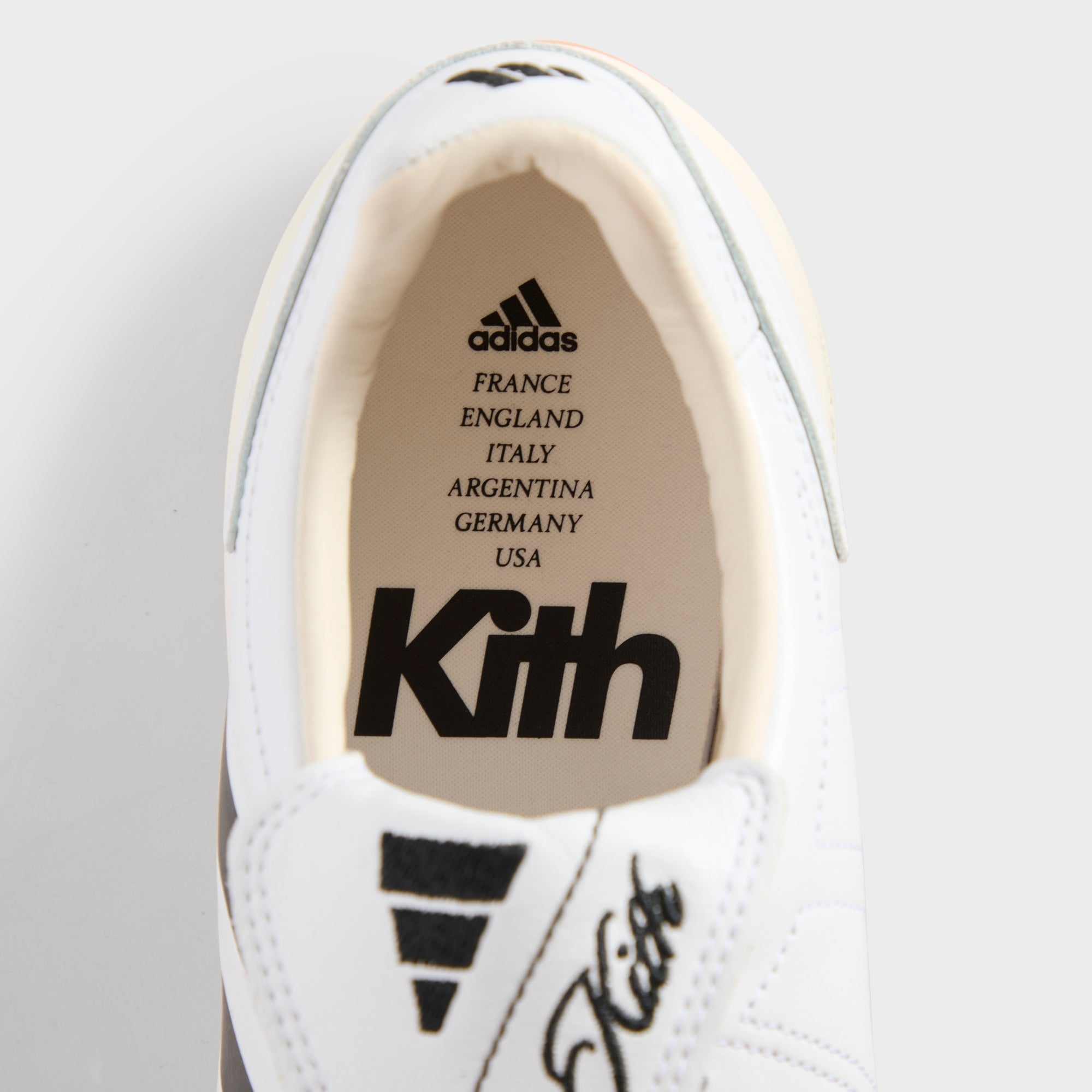 シューズ Kith for adidas Football Predator2002 IC Kith for adidas Football Predator 2002 IC - White / Black