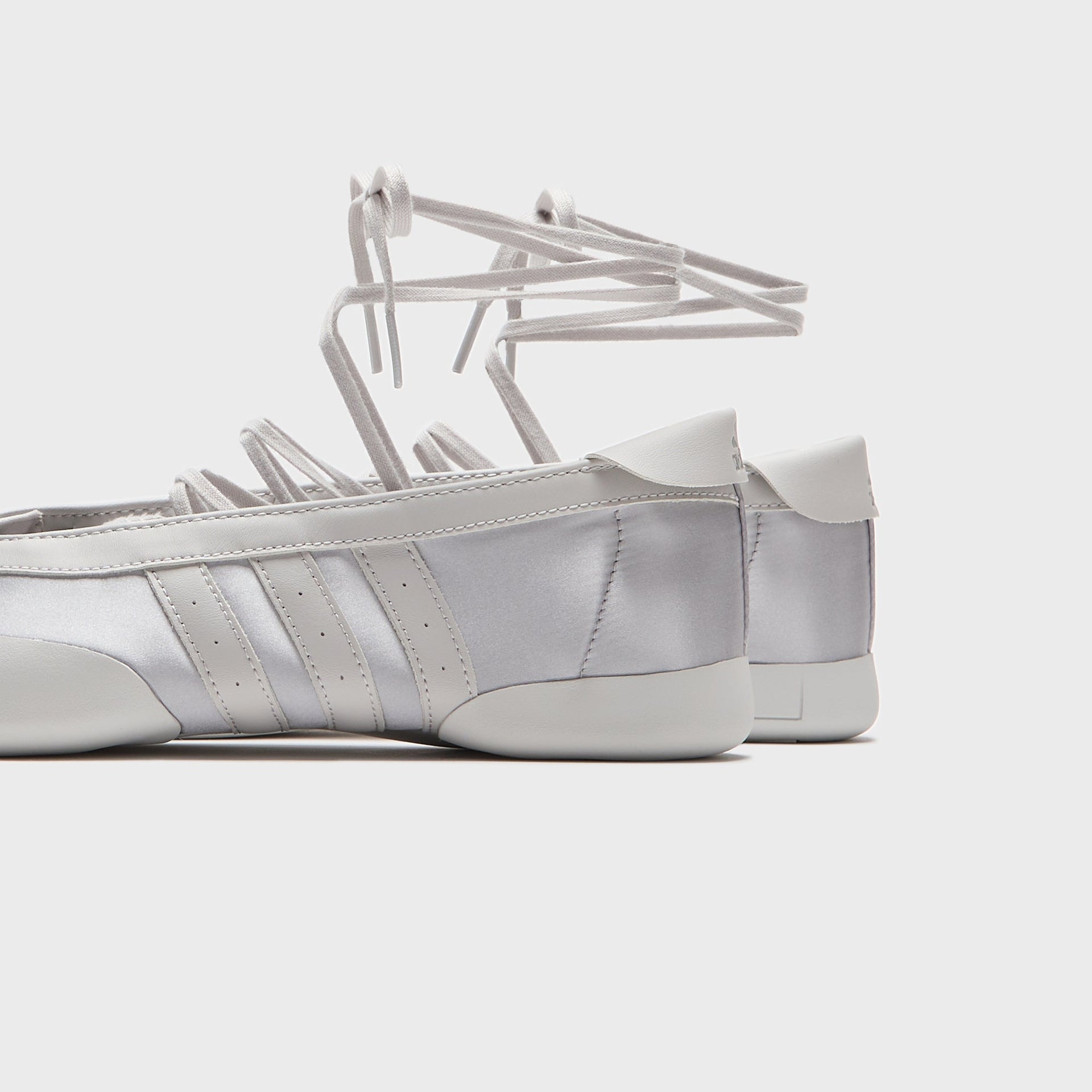 adidas WMNS Taekwondo Mei Ballet - Silver Metallic / Grey One / Cloud White