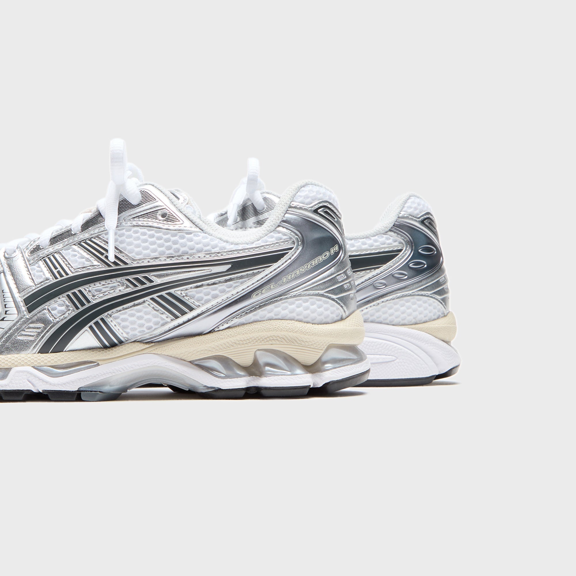 靴 asics GEL-KAYANO 14\