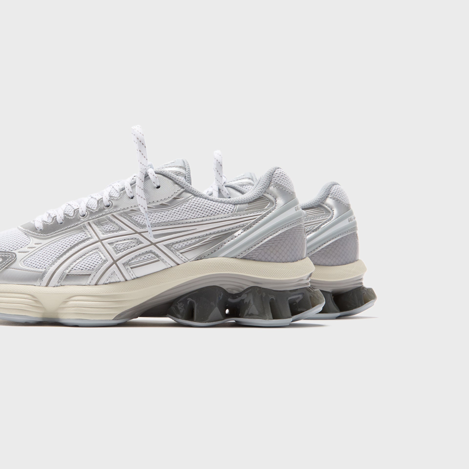 Asics Gel-Kinetic Fluent - White / White