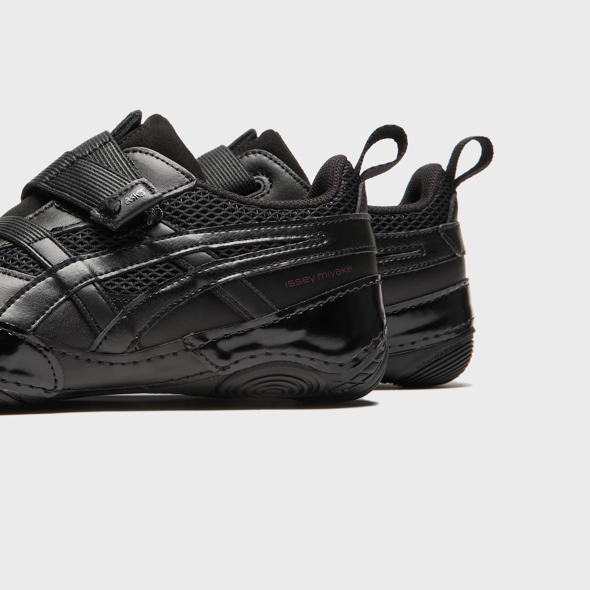 ASICS x Issey Miyake Hyper Taping - Black – Kith Canada