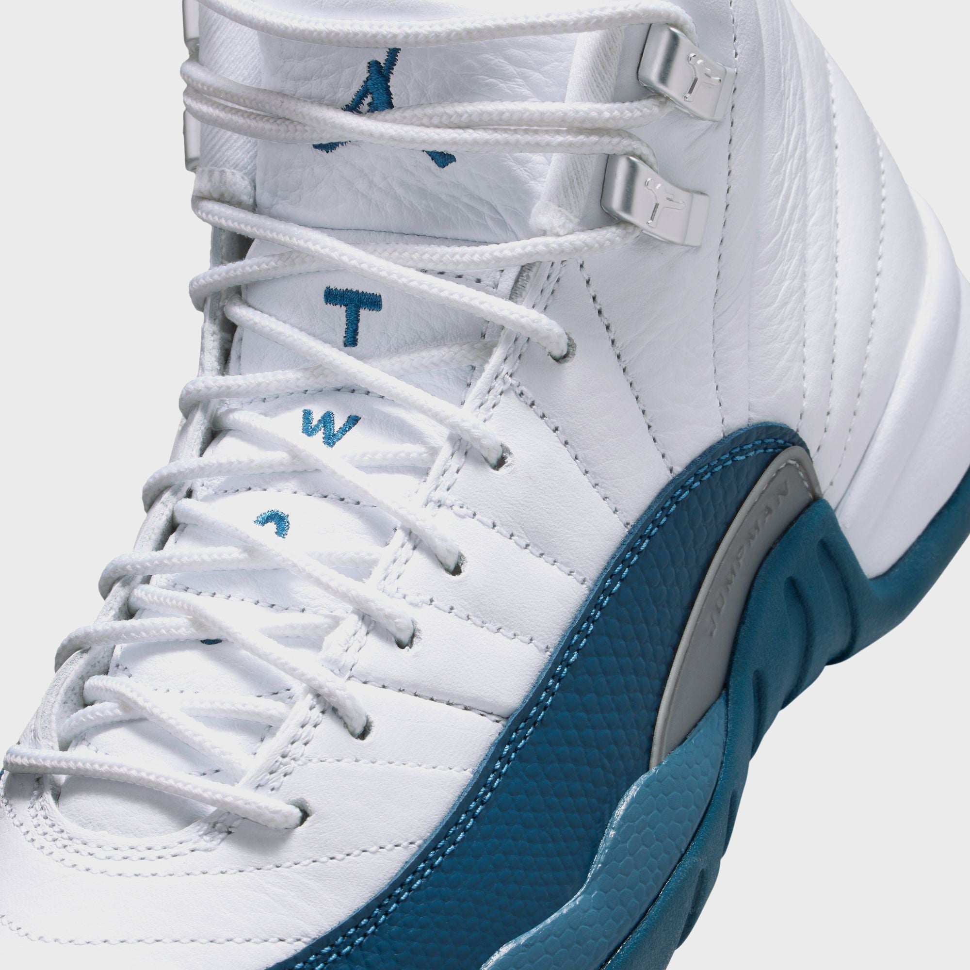 Jordan GS Air Jordan 12 Retro - White / French Blue / Metallic