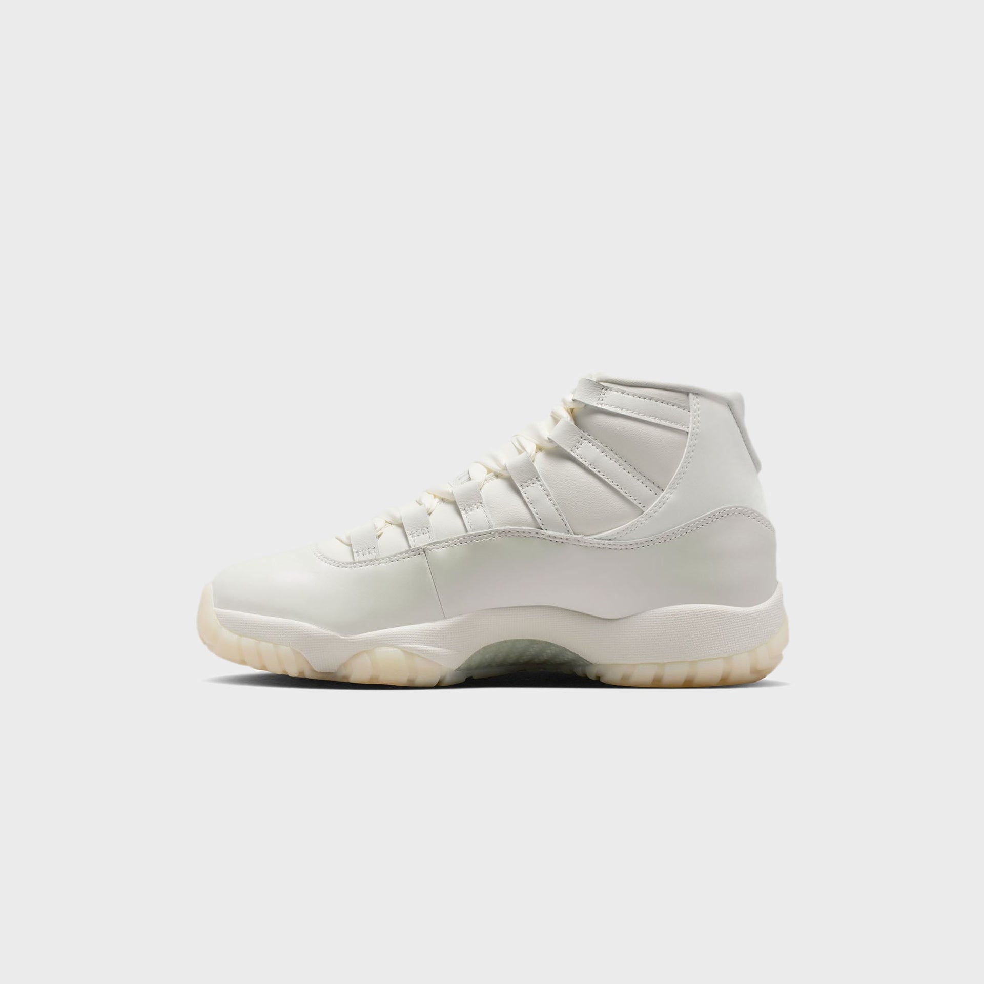 Jordan WMNS Air Jordan 11 Retro - Sail / White / Metallic Silver / Pearl Grey