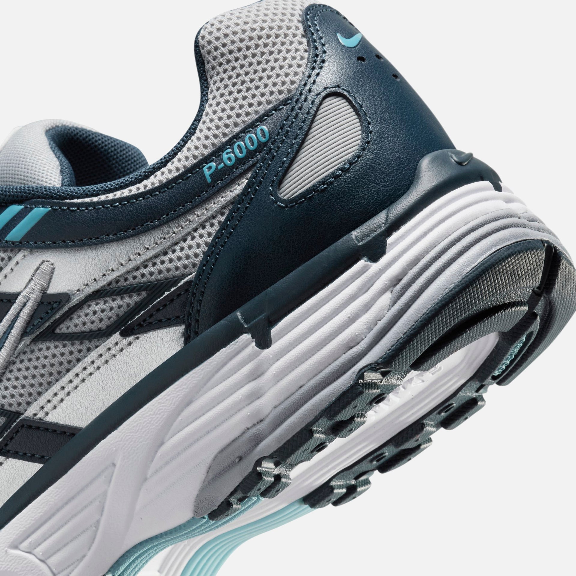 Nike P-6000 - Armory Navy / Metallic Silver / Flat Silver / White