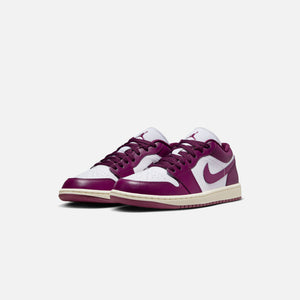 Jordan WMNS Air Jordan 1 Low - White / Bordeaux Sail