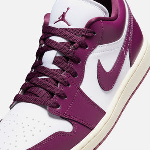 Jordan WMNS Air Jordan 1 Low - White / Bordeaux Sail