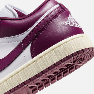 Jordan WMNS Air Jordan 1 Low - White / Bordeaux Sail