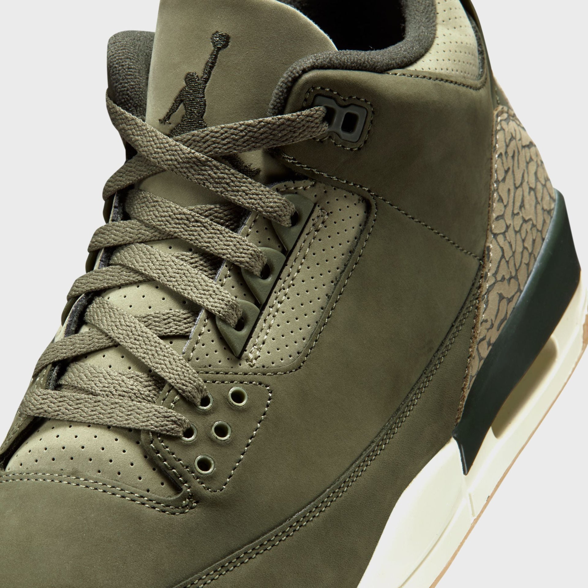 Jordan Air Jordan 3 Retro - Medium Olive / Sequoia / Neutral Olive / Sail / Total Crimson